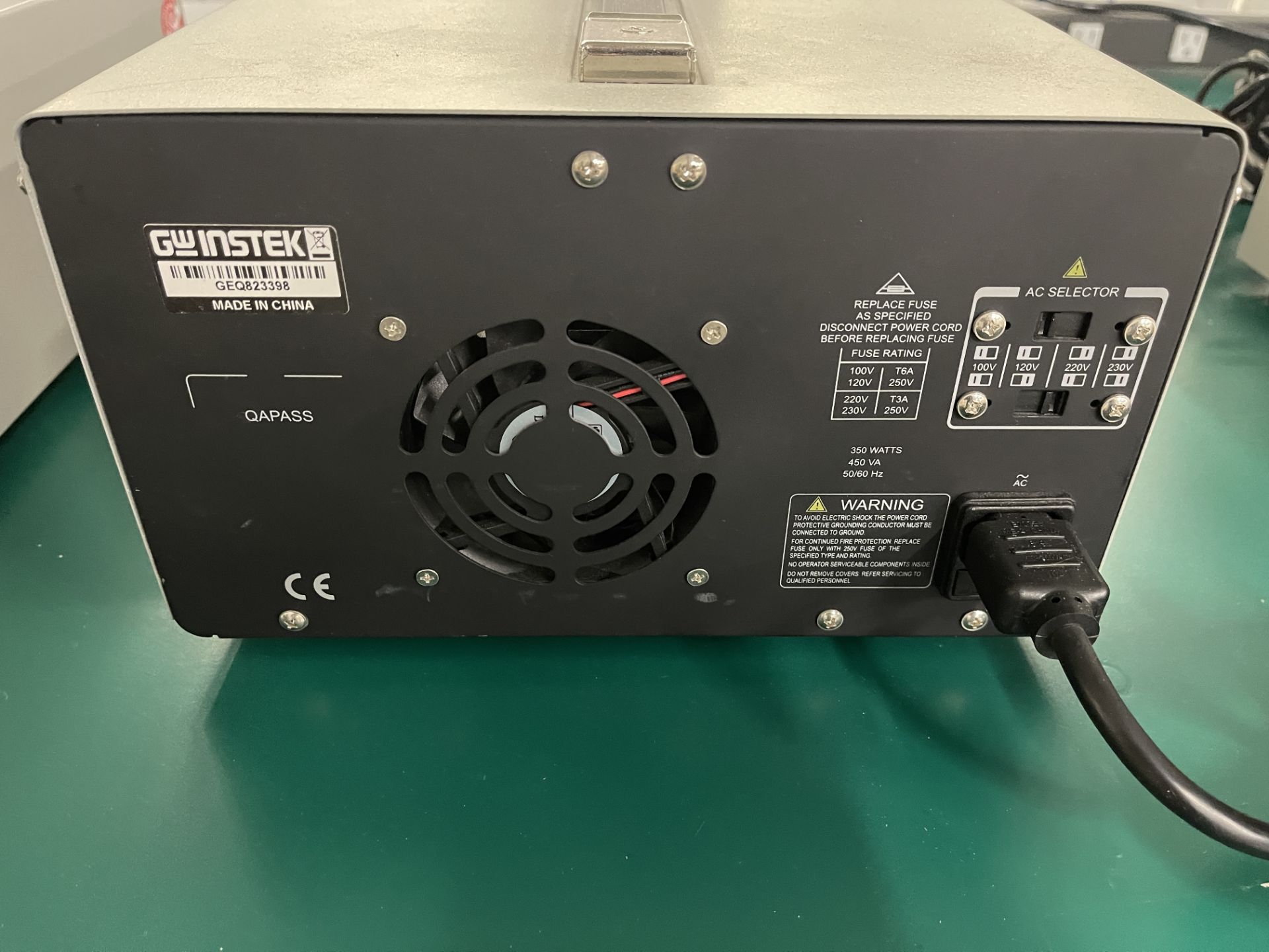 GW Instek GPS-2303 Laboratory DC Power Supply - Image 2 of 2