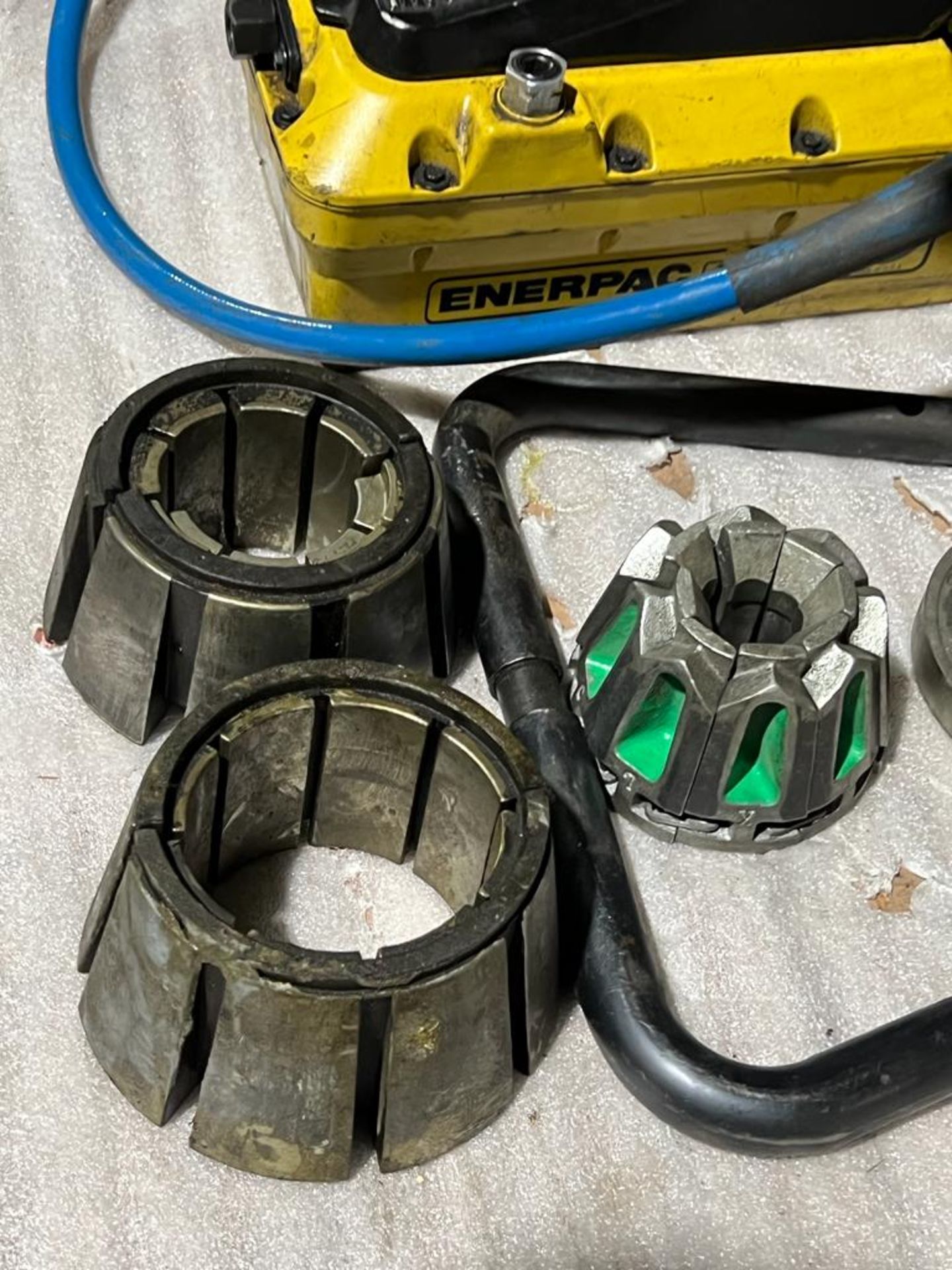 Parker Hydraulic Hose Crimper Complete with Foot Pedal Pump and crimping die