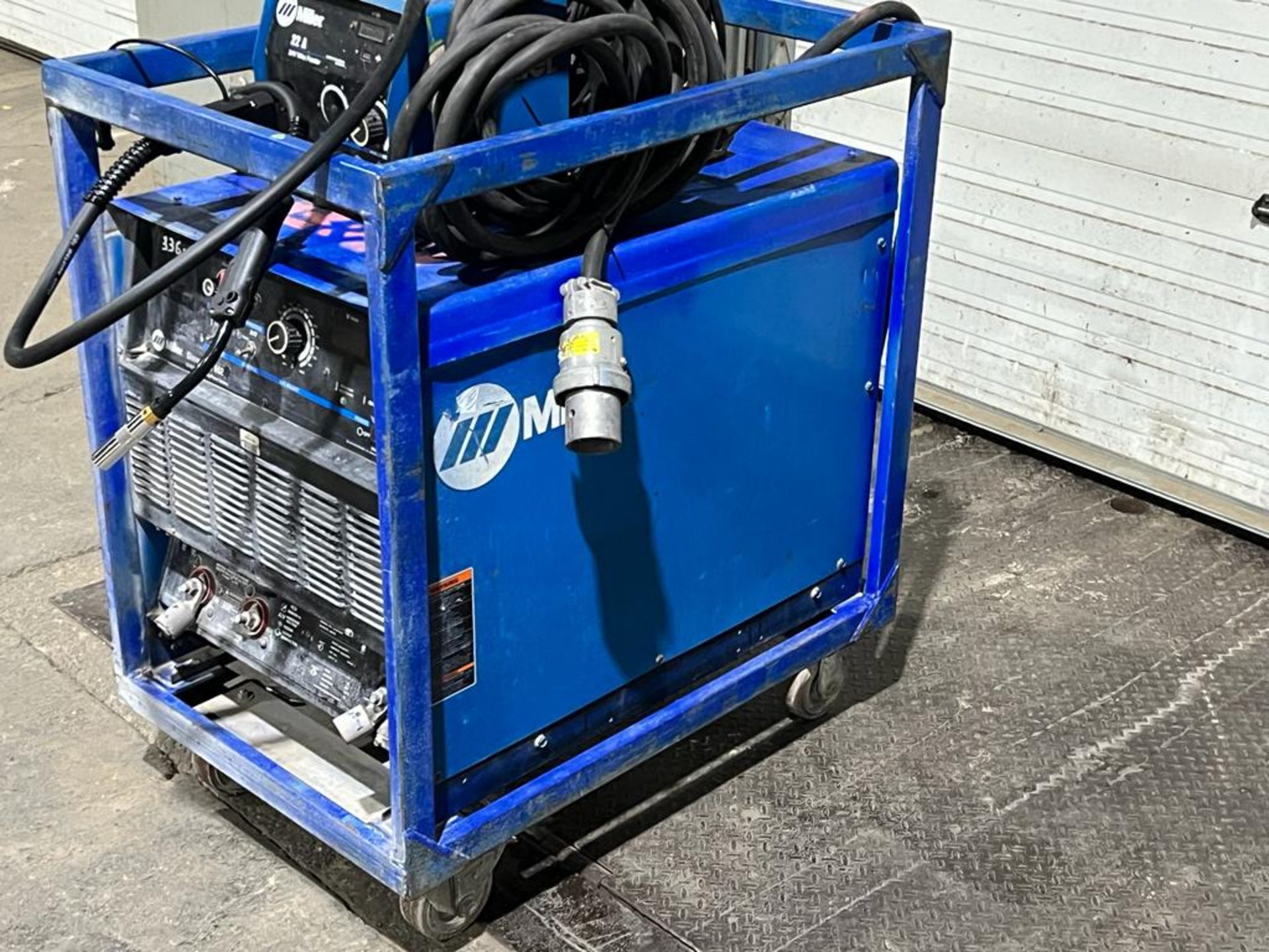 Miller Dimension 652 Mig Welder 650 Amp Mig Tig Stick Multi-Process Power Source with New Wire