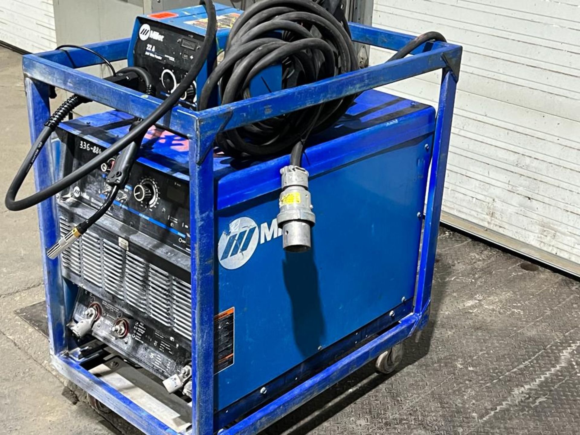 Miller Dimension 652 Mig Welder 650 Amp Mig Tig Stick Multi-Process Power Source with New Wire - Image 3 of 3