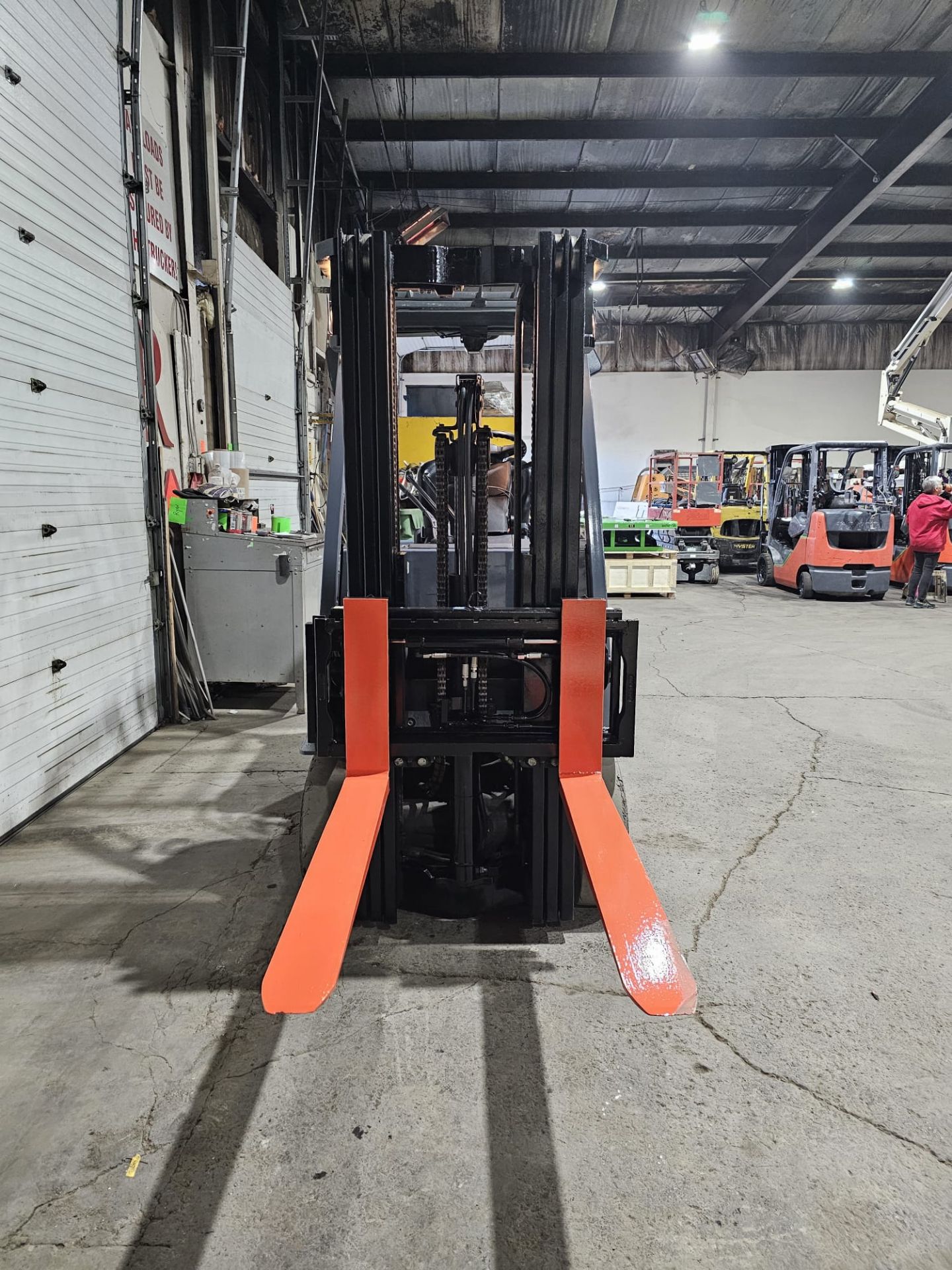 2012 TOYOTA 5,000lbs Capacity Forklift Electric 48V with sideshift with 3-STAGE MAST - FREE CUSTOMS - Image 5 of 6