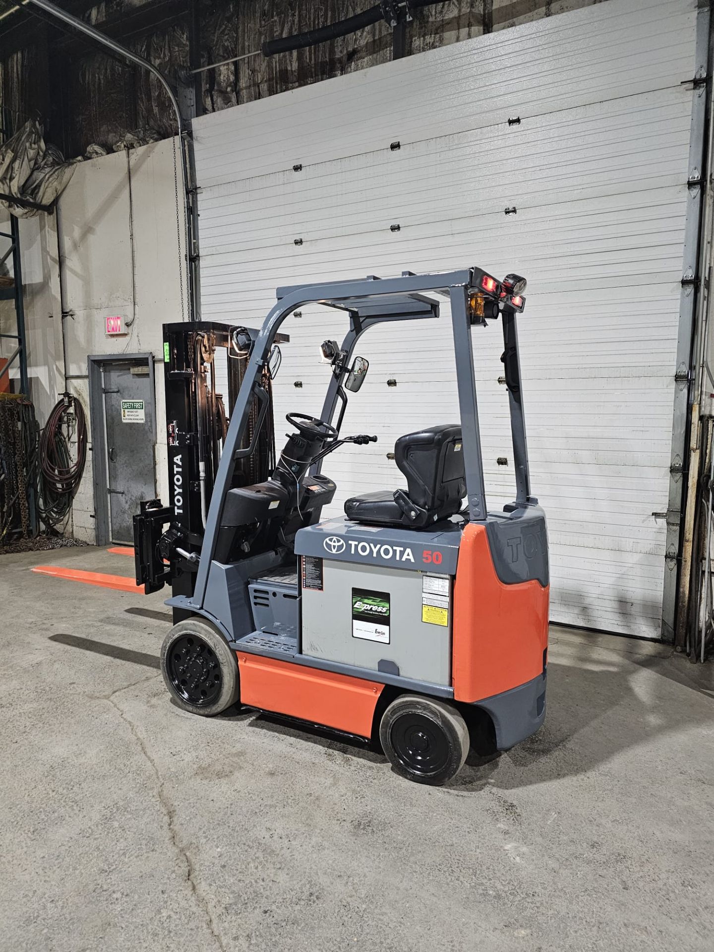 2012 TOYOTA 5,000lbs Capacity Forklift Electric 48V with sideshift with 3-STAGE MAST - FREE CUSTOMS - Image 2 of 6