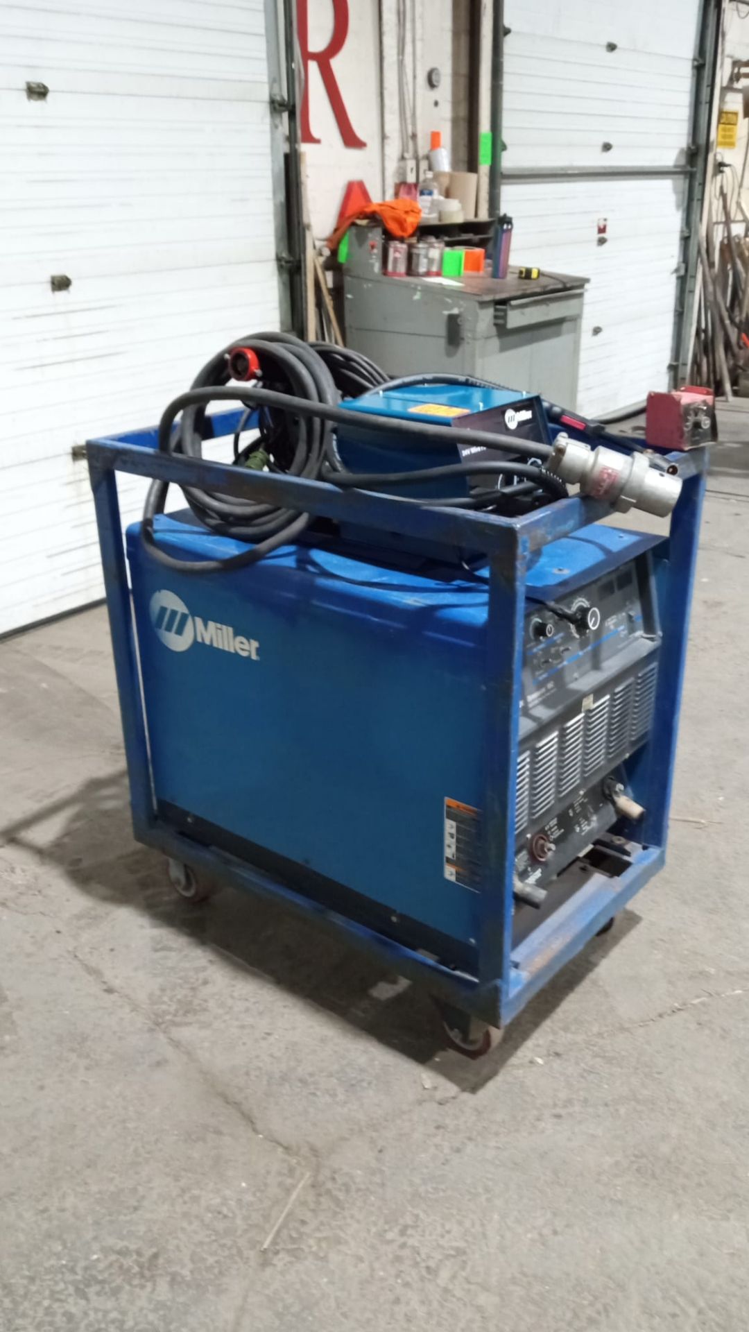 Miller Dimension 652 Mig Welder 650 Amp Mig Tig Stick Multi-Process Power Source with Wire Feeder - Image 2 of 3