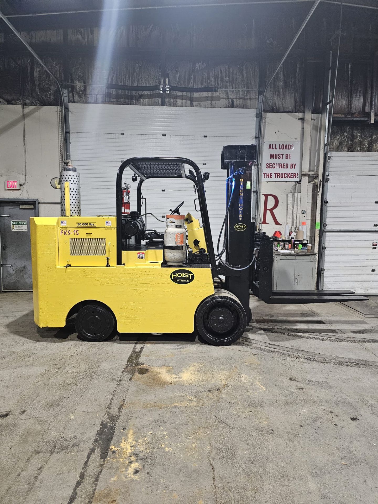 Silent Hoist 30,000lbs Capacity Forklift 5' Forks with Sideshift & Fork Positioner LPG (propane)