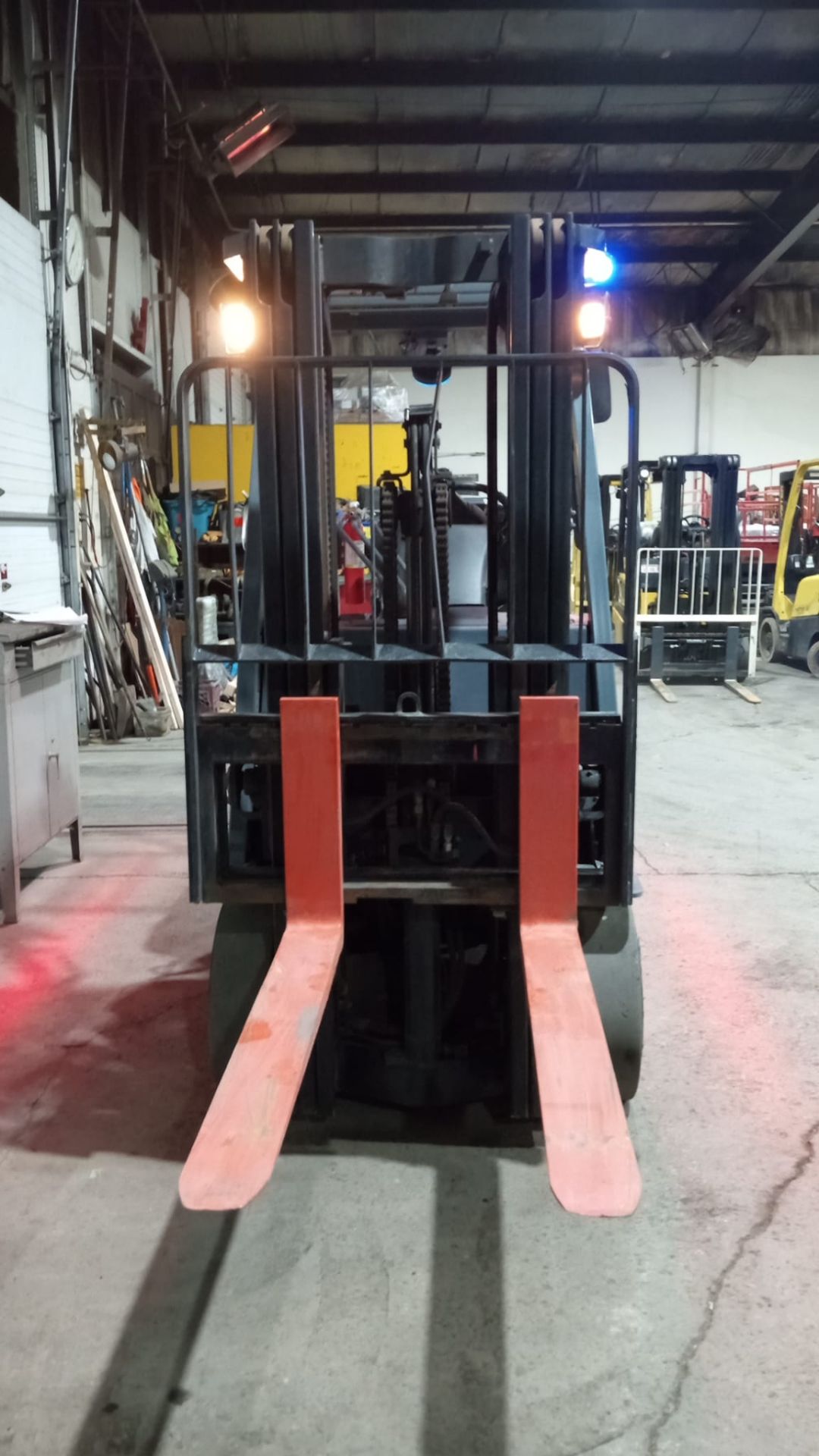 2014 TOYOTA 5,000lbs Capacity Electric Forklift 36V with sideshift & 3-Stage Mast - FREE CUSTOMS - Image 6 of 6