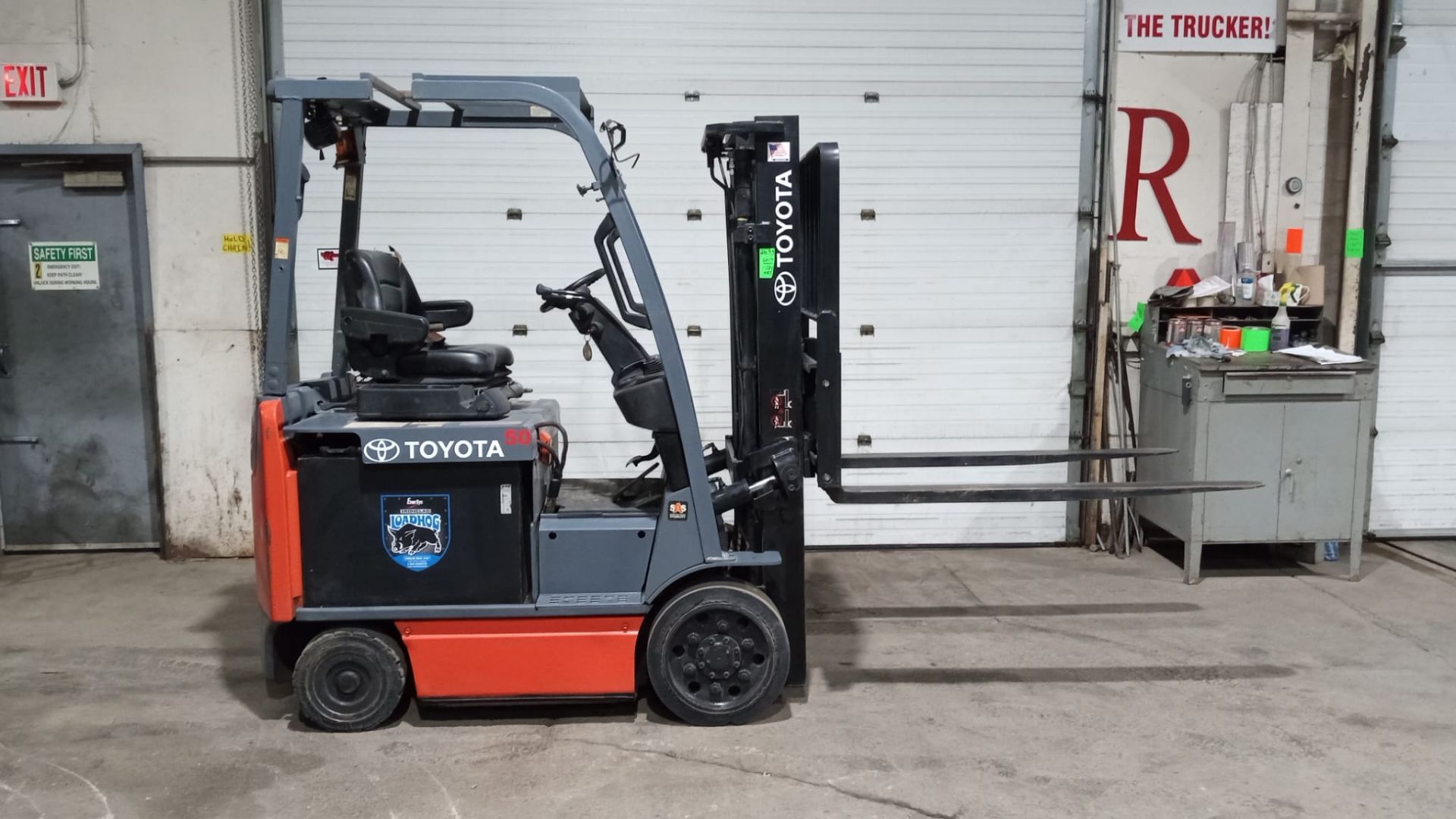 ***2017 TOYOTA 5,000lbs Capacity Electric Forklift 36V with sideshift and 60" forks - FREE CUSTOMS