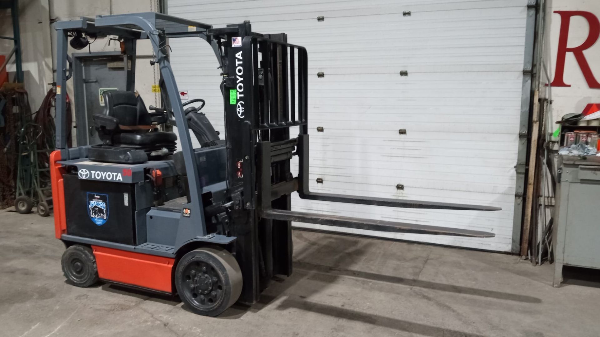 ***2017 TOYOTA 5,000lbs Capacity Electric Forklift 36V with sideshift and 60" forks - FREE CUSTOMS - Image 3 of 6