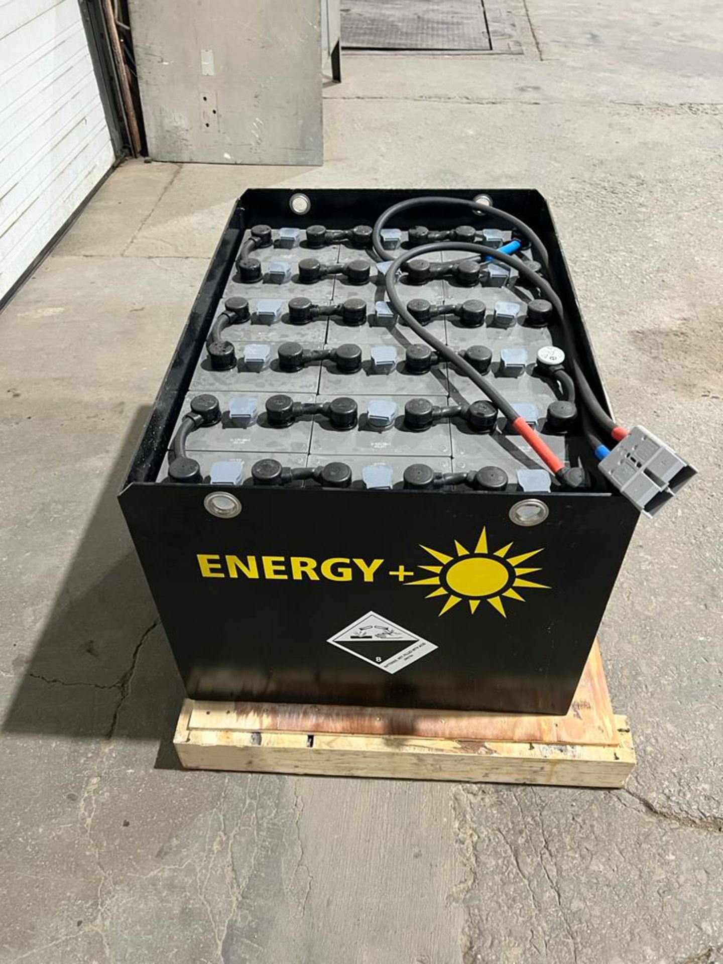 MINT Energy Forklift Truck Battery 36V - TESTED UNIT - 33x24x19" - Image 2 of 2