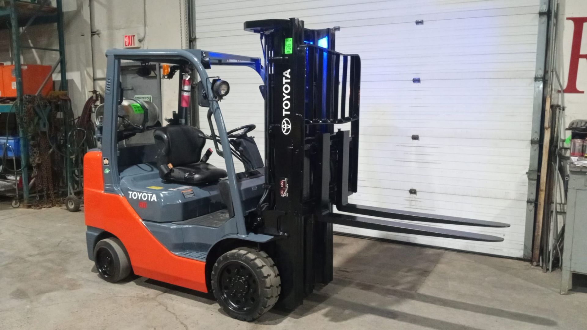 2010 TOYOTA 6,000lbs Capacity LPG (Propane) Forklift with sideshift LOW HOURS - Image 2 of 5