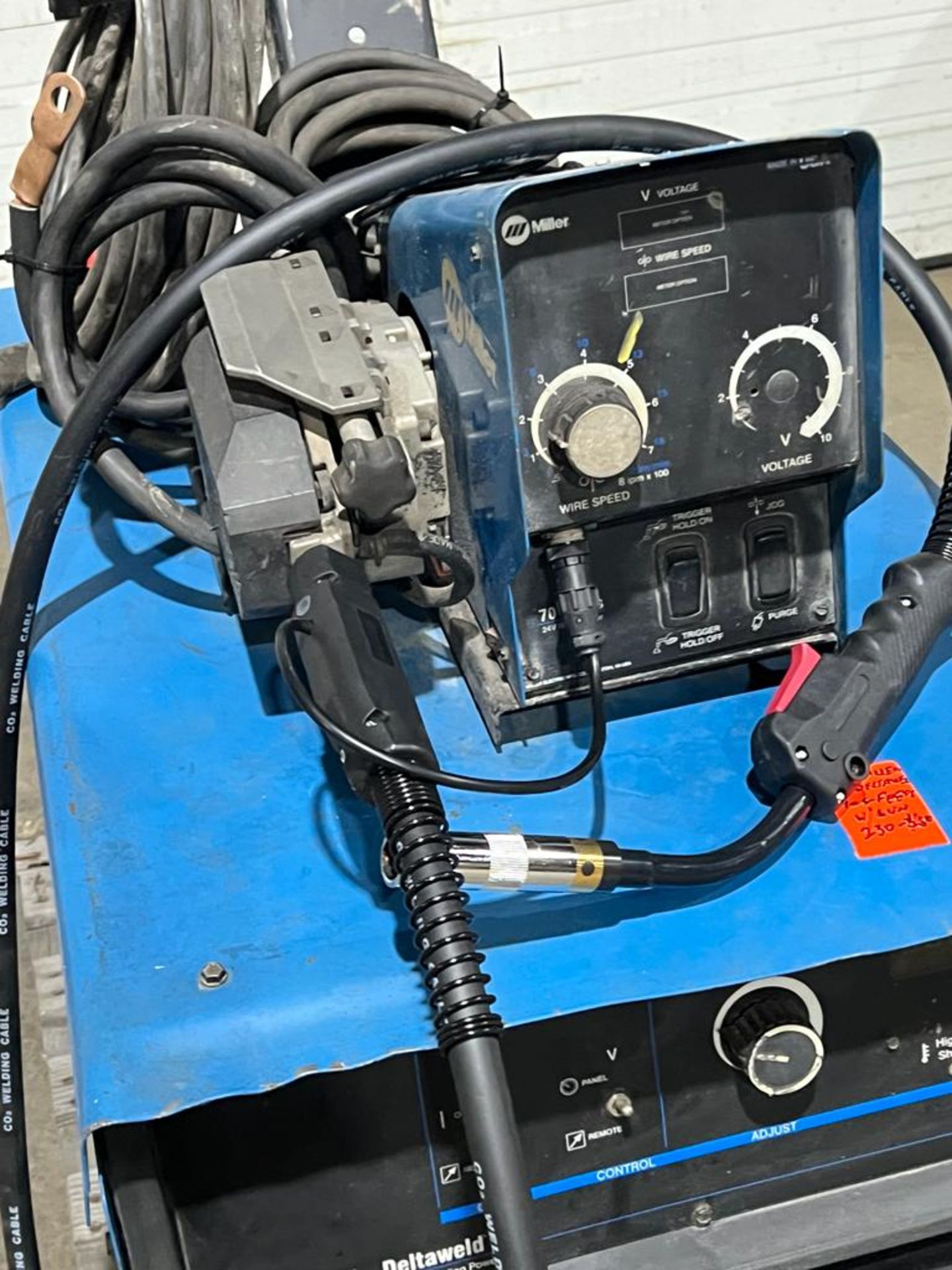 Miller Dimension 452 Mig Welder 450 Amp Mig with 70 Series 4-Wheel Wire Feeder with Mig Gun and - Image 2 of 3