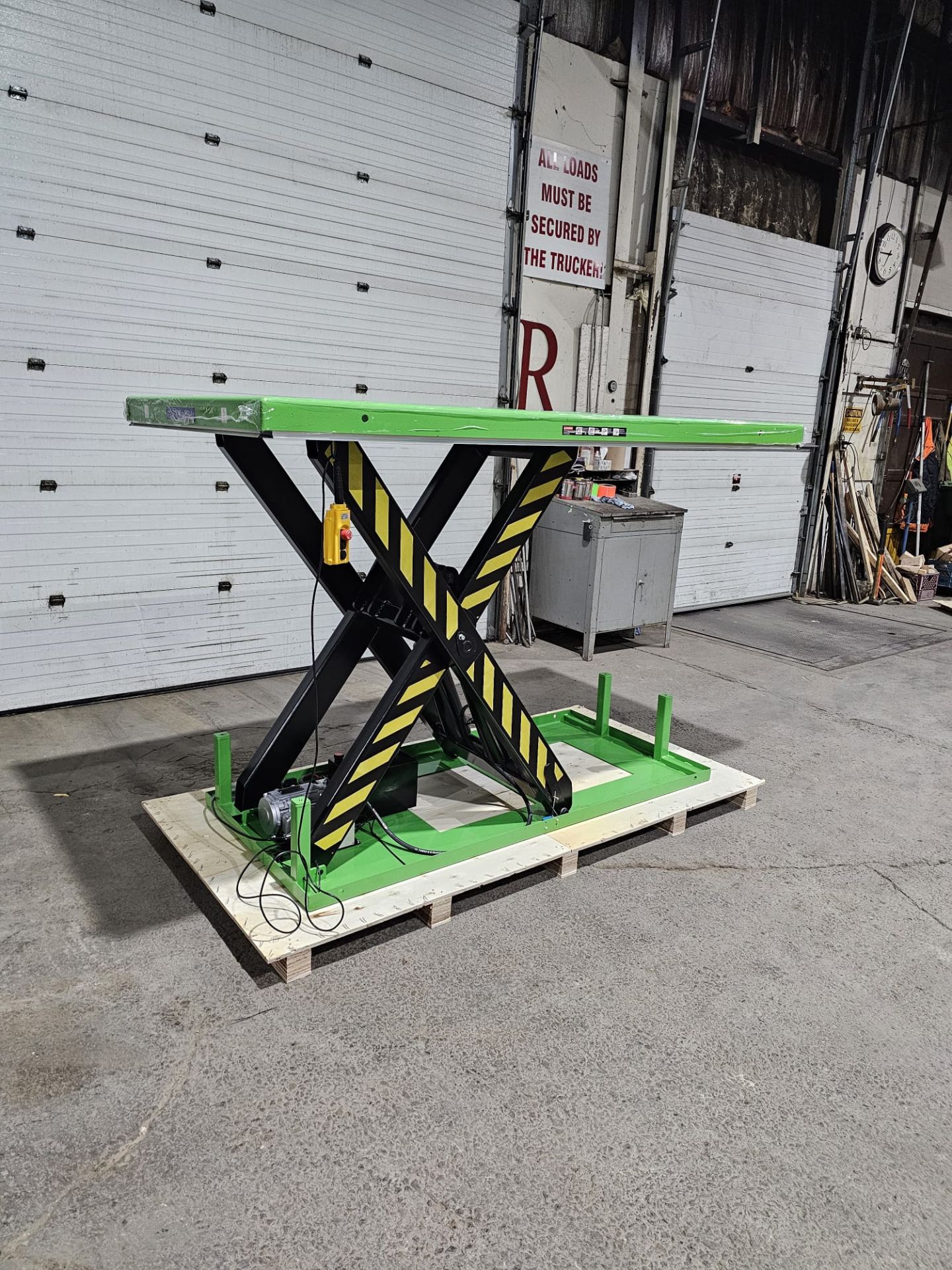 HW Hydraulic Lift Table 94" x 47" x 64" lift - 11,000lbs capacity - UNUSED and MINT - 220V - Image 7 of 7