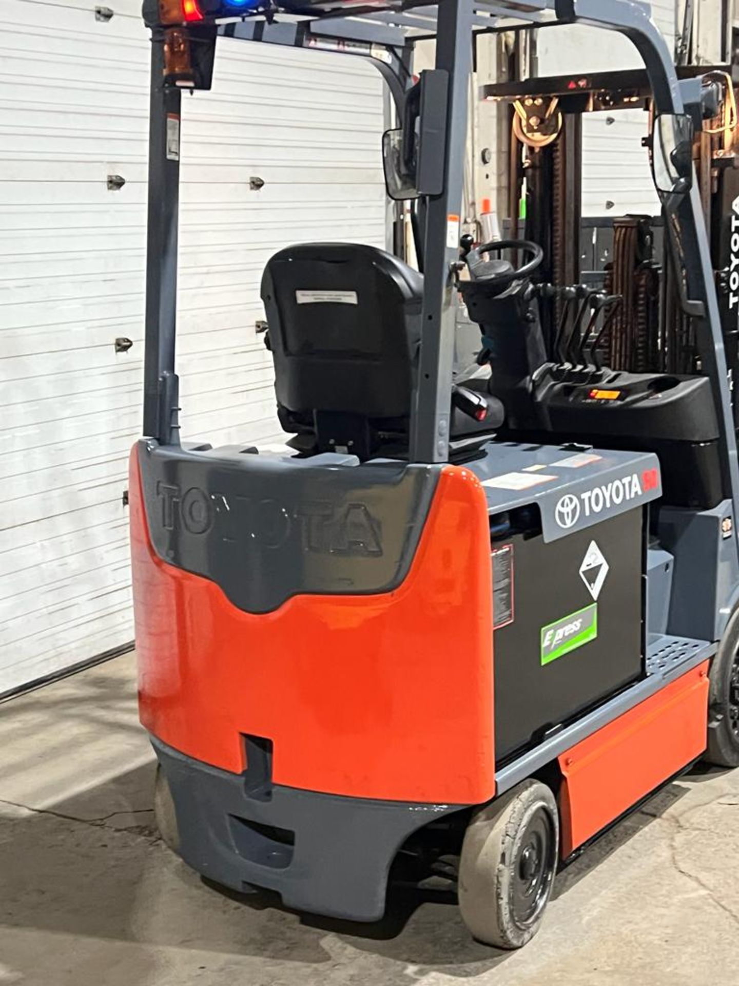 2016 Toyota 5,000lbs Capacity Electric Forklift 48V with LORON CLAMP & 3-STAGE MAST & Non Marking - Image 2 of 7