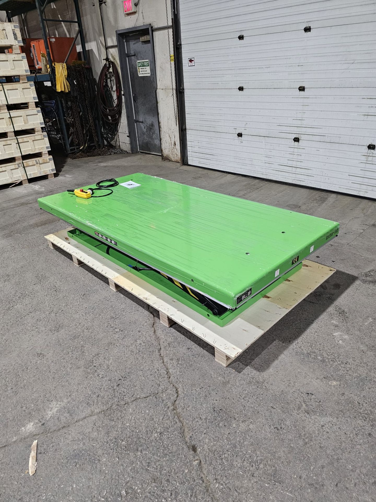 HW Hydraulic Lift Table 94" x 47" x 64" lift - 11,000lbs capacity - UNUSED and MINT - 220V - Image 3 of 8