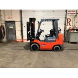 Toyota 5,000lbs Capacity LPG (Propane) Forklift with sideshift and 3-STAGE MAST (no propane tank