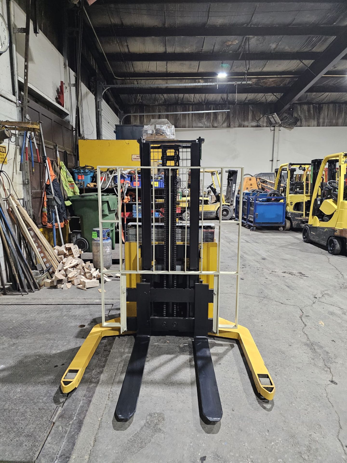 Yale Pallet Stacker Walk Behind Electric Powered Pallet Cart 24V - FREE CUSTOMS - Image 6 of 6