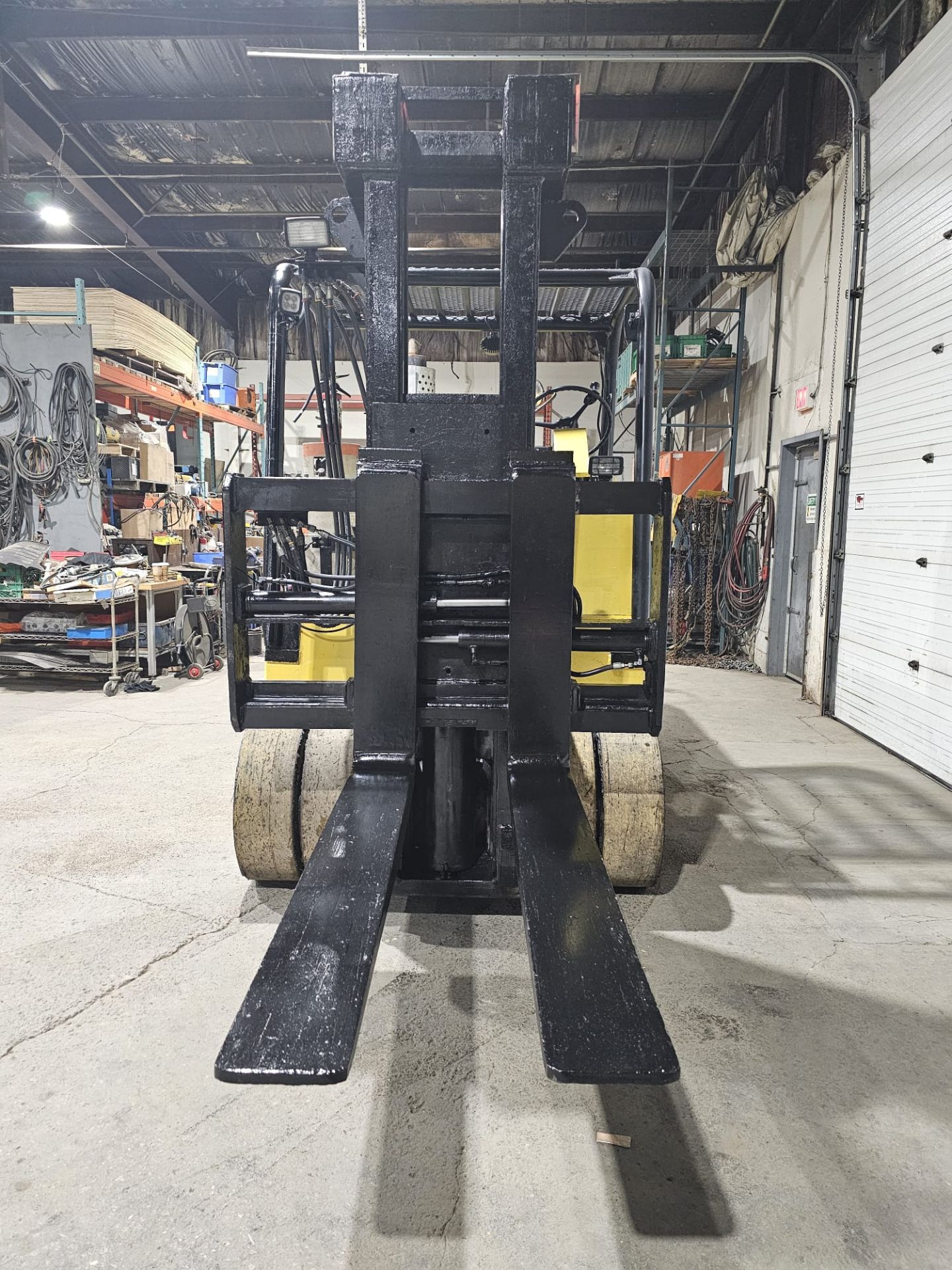 Silent Hoist 30,000lbs Capacity Forklift 5' Forks with Sideshift & Fork Positioner LPG (propane) - Image 3 of 8