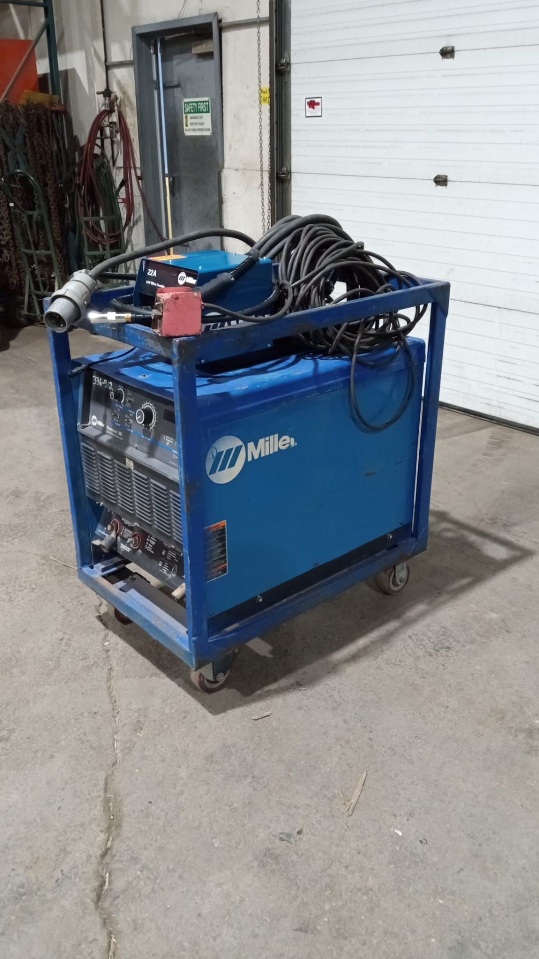 Miller Dimension 652 Mig Welder 650 Amp Mig Tig Stick Multi-Process Power Source with Wire Feeder - Image 3 of 3