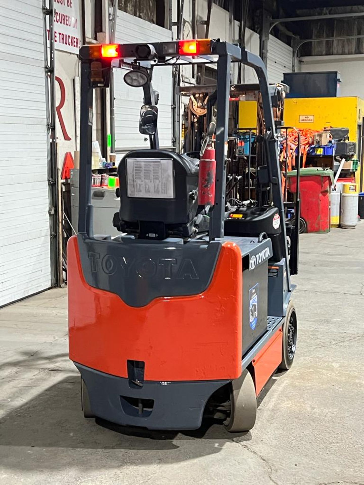 2014 Toyota 5,000lbs Capacity Electric Forklift with sideshift and 3-STAGE MAST - FREE CUSTOMS - Image 2 of 3