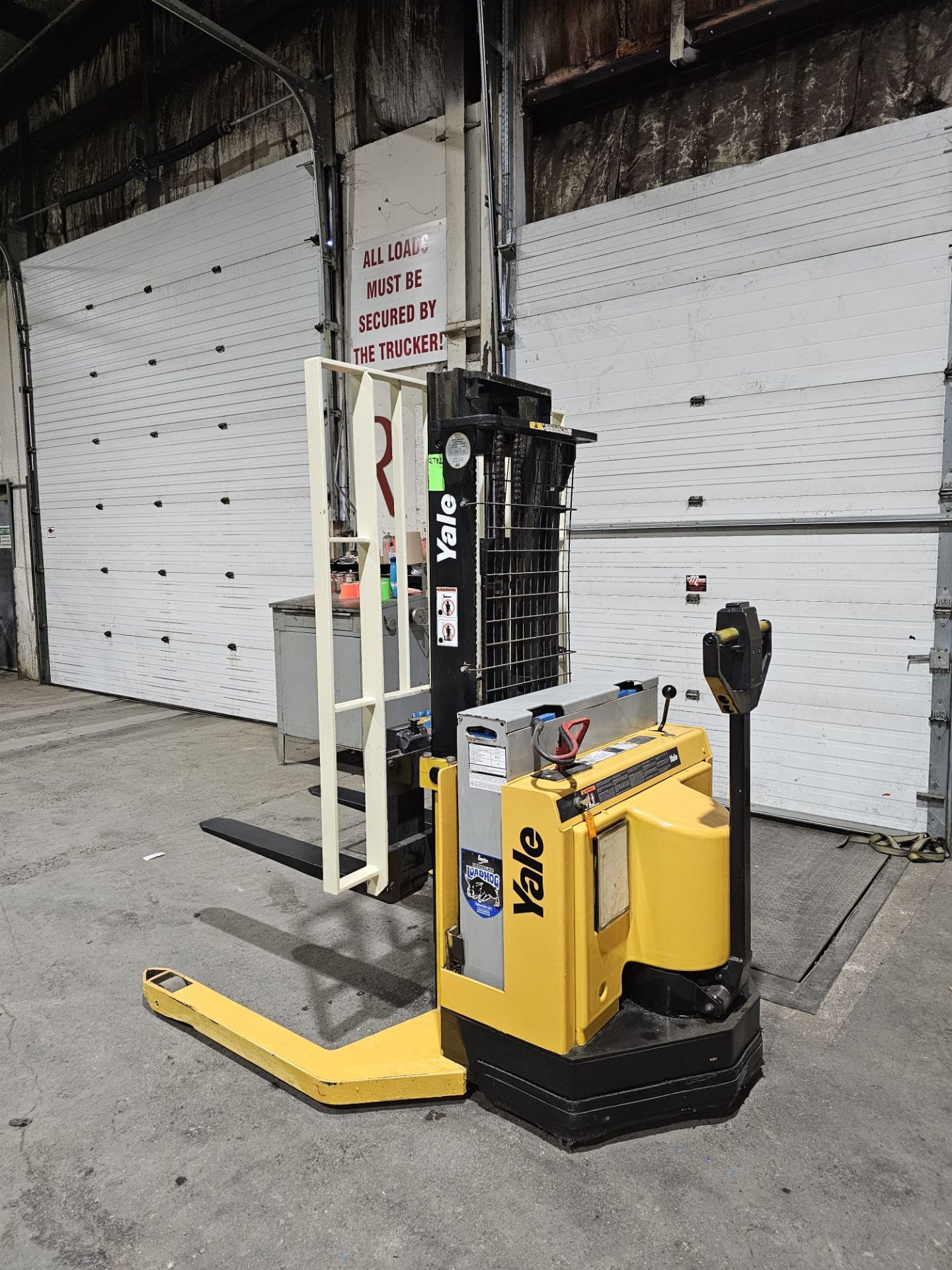 Yale Pallet Stacker Walk Behind Electric Powered Pallet Cart 24V - FREE CUSTOMS - Image 2 of 6