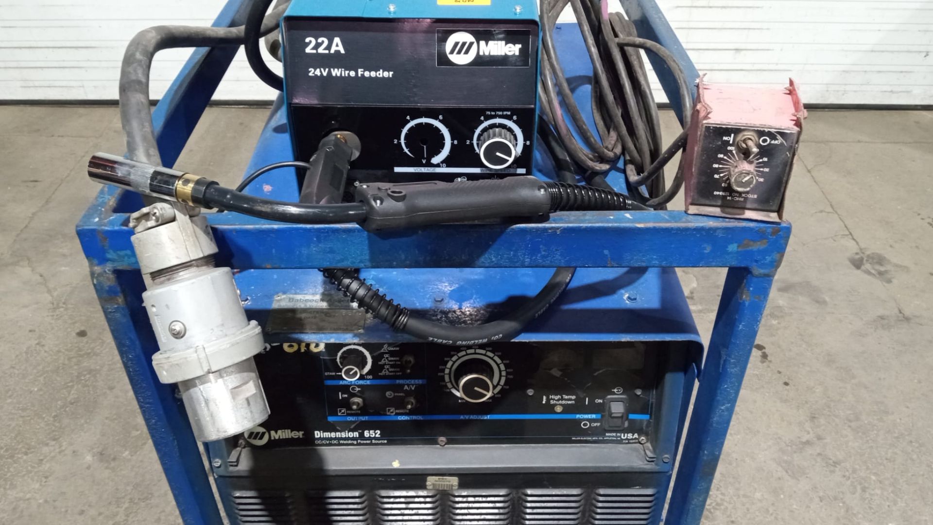 Miller Dimension 652 Mig Welder 650 Amp Mig Tig Stick Multi-Process Power Source with Wire Feeder - Image 2 of 4