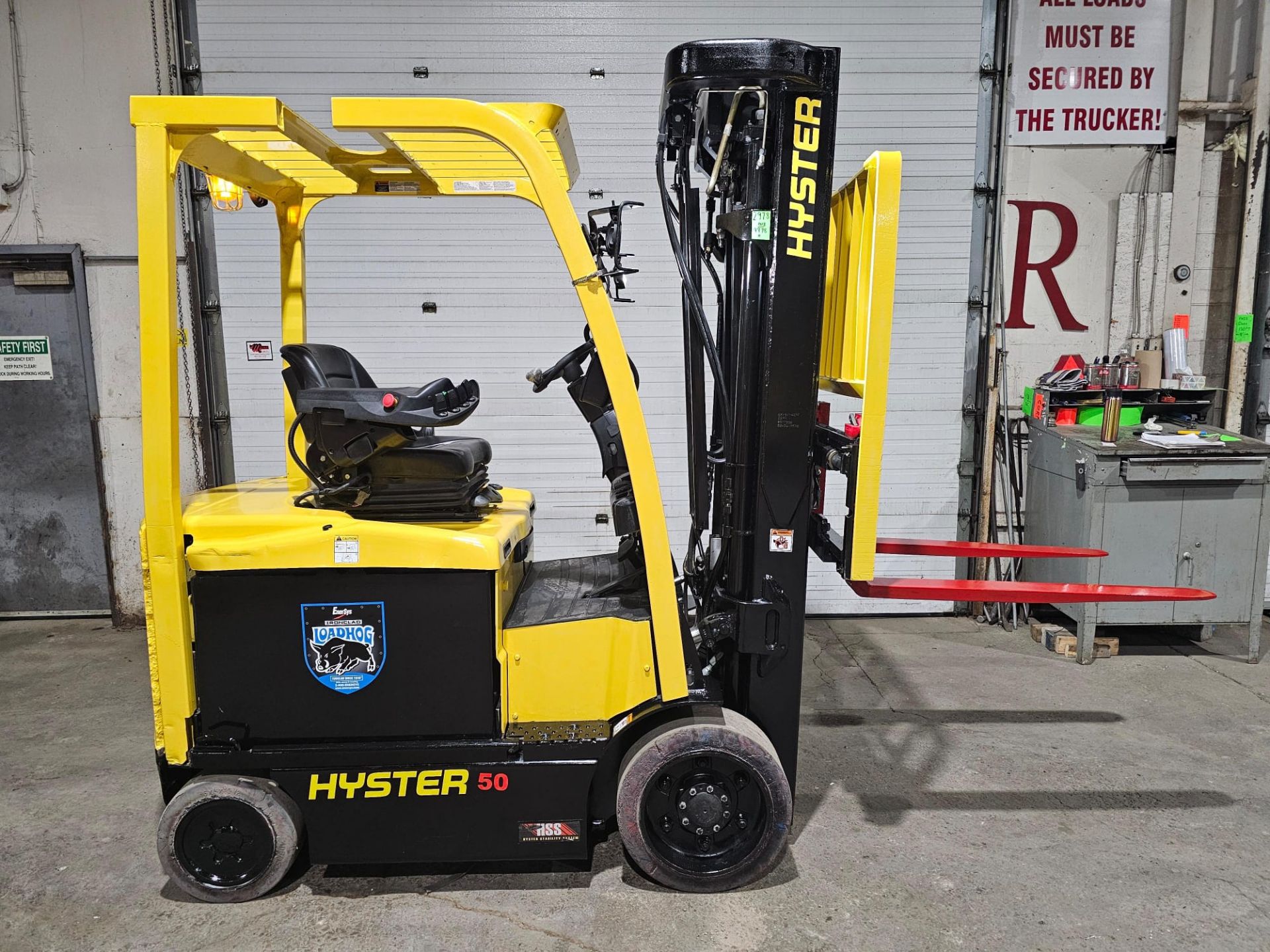 2018 Hyster 5,000lbs Capacity Forklift 48V Battery Sideshift 4-STAGE MAST with 4 functions and
