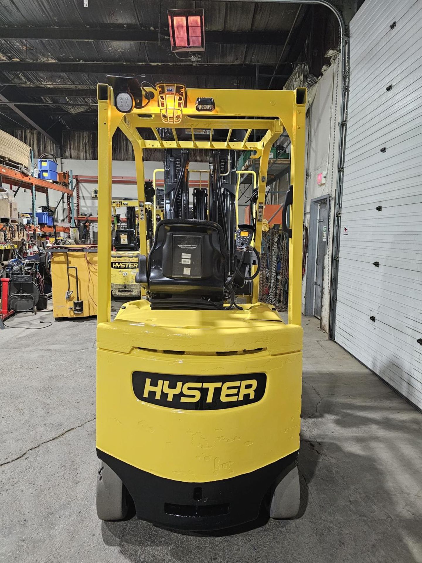 2018 Hyster 5000lbs Capacity Forklift Electric with 48v Battery & 4-STAGE MAST with Sideshift with 4 - Image 7 of 8