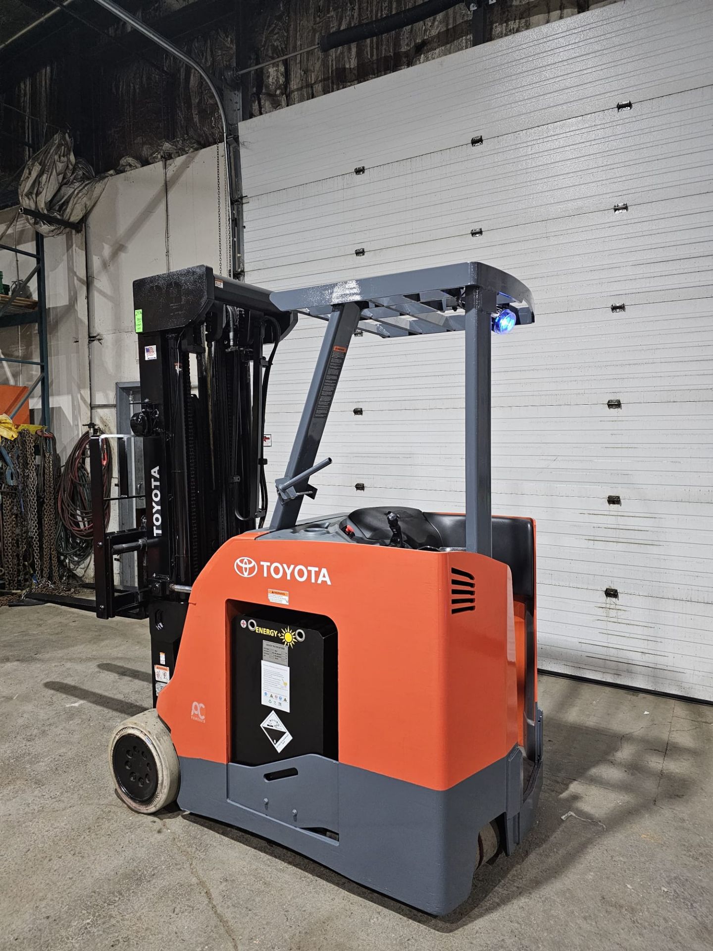 2017 Toyota 4,000lbs Capacity Stand On Electric Forklift with 4-STAGE Mast, sideshift, 36V Battery & - Image 3 of 6
