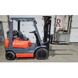 Toyota 4,000lbs Capacity LPG (PROPANE) Forklift Outdoor with 3-STAGE MAST with sideshift (no propane