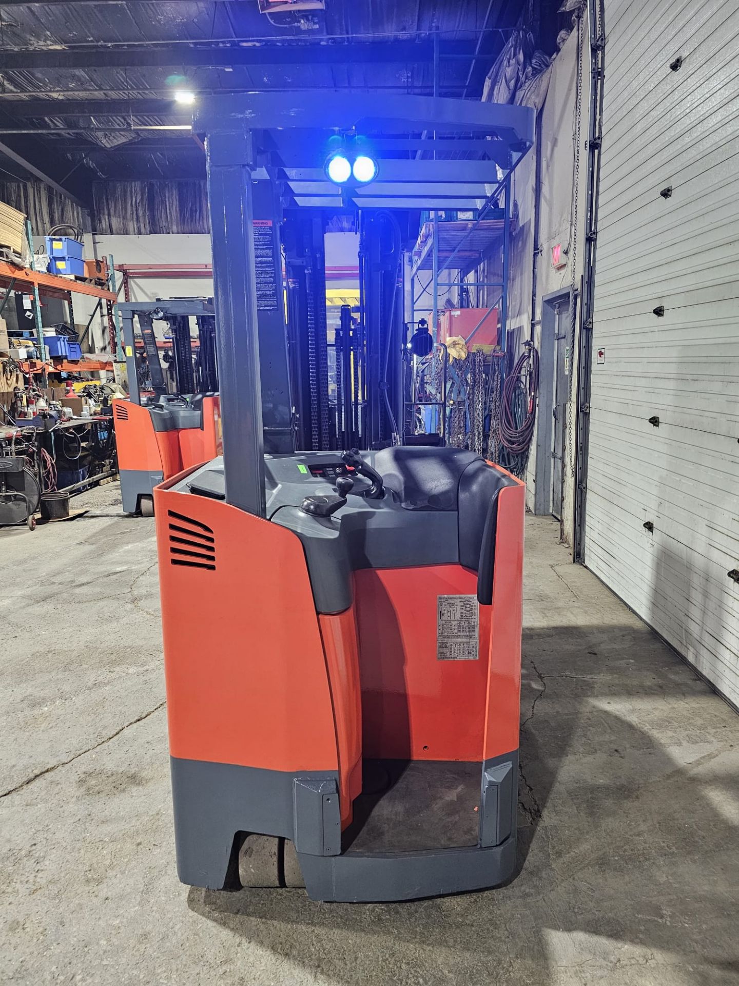 2017 Toyota 4,000lbs Capacity Stand On Electric Forklift with 4-STAGE Mast, sideshift, 36V Battery & - Image 5 of 7