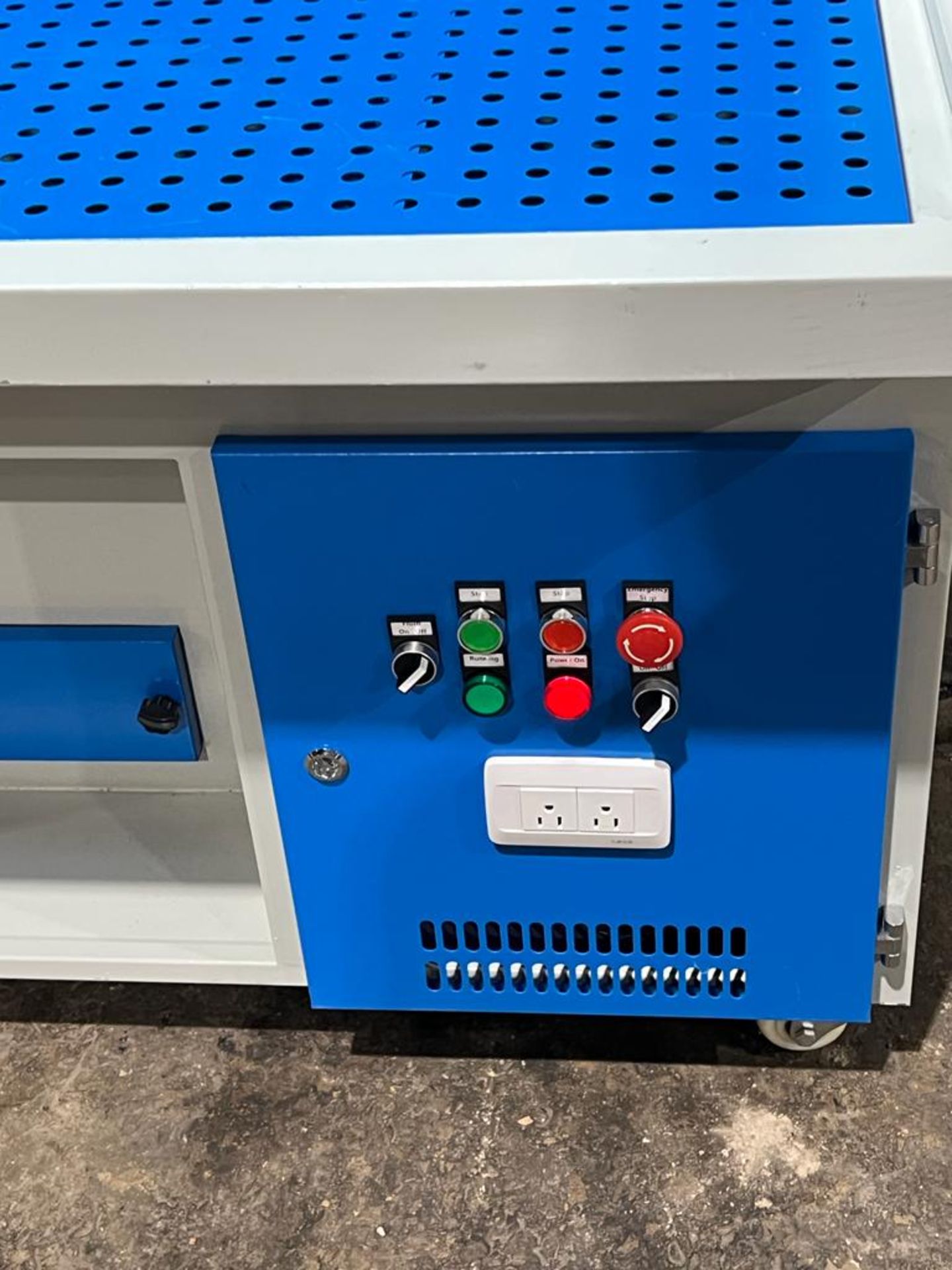 NEW Pneu-Airtec Fume Extracting Downdraft Work Table - 2.2KW 110V 1 Phase Unit with Light - Image 2 of 3