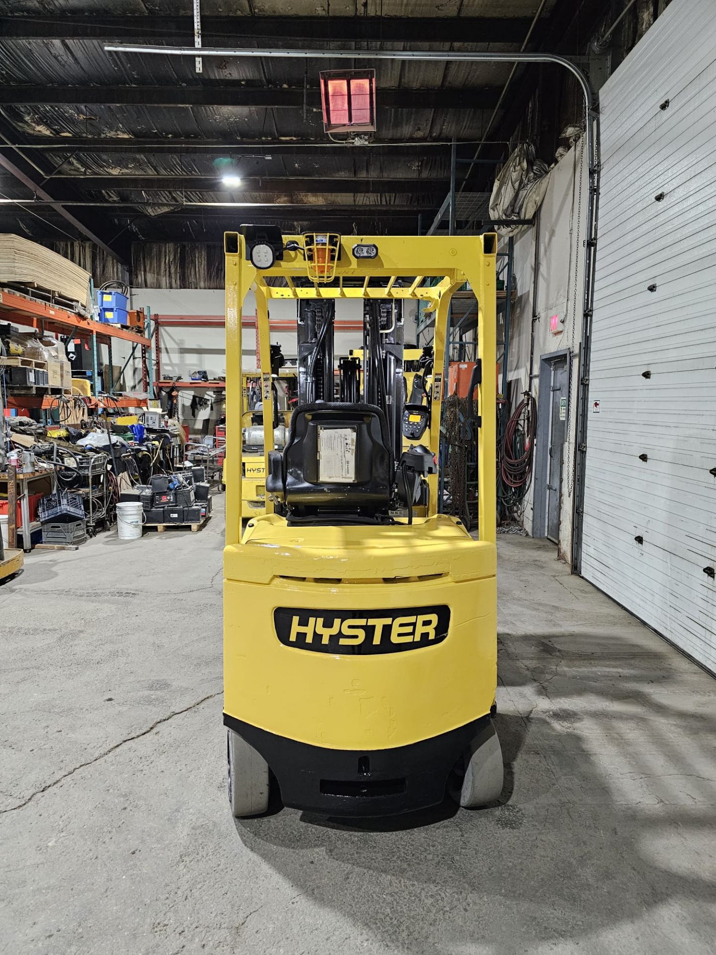 2018 Hyster 5,000lbs Capacity Forklift Electric 4-STAGE MAST with 48v Battery with sideshift Valid - Image 4 of 5