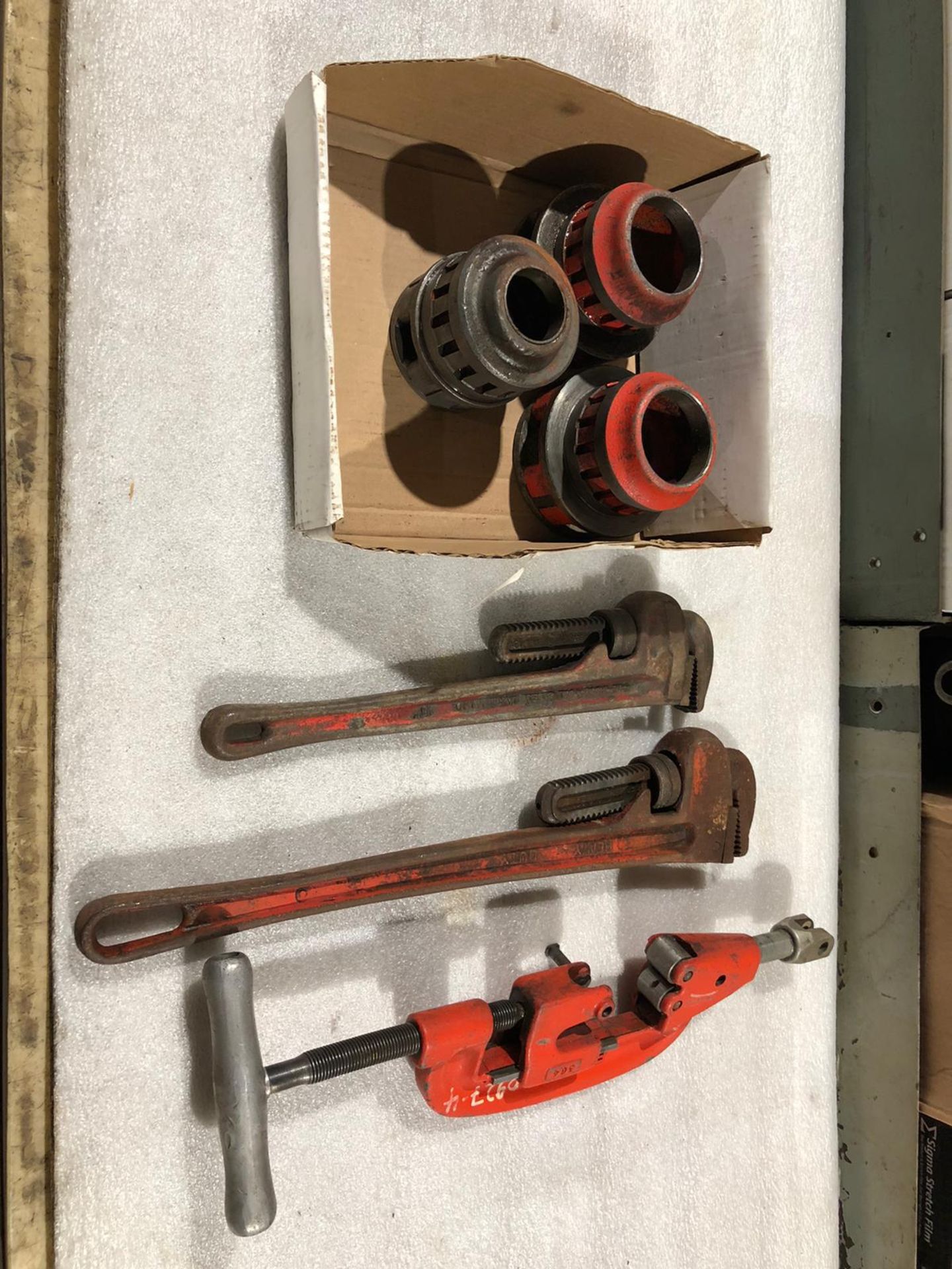 Lot of Ridgid pipe threading dies and wrenches and cutter - Image 2 of 3