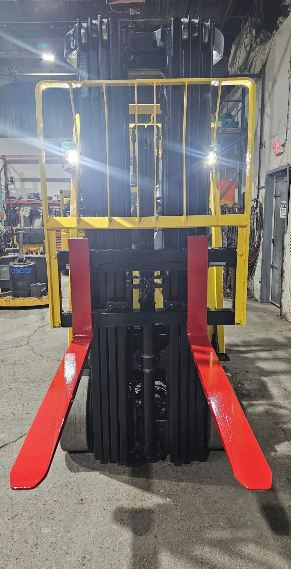 2018 Hyster 5,000lbs Capacity Forklift 48V Battery Sideshift 4-STAGE MAST with 4 functions and - Image 8 of 9