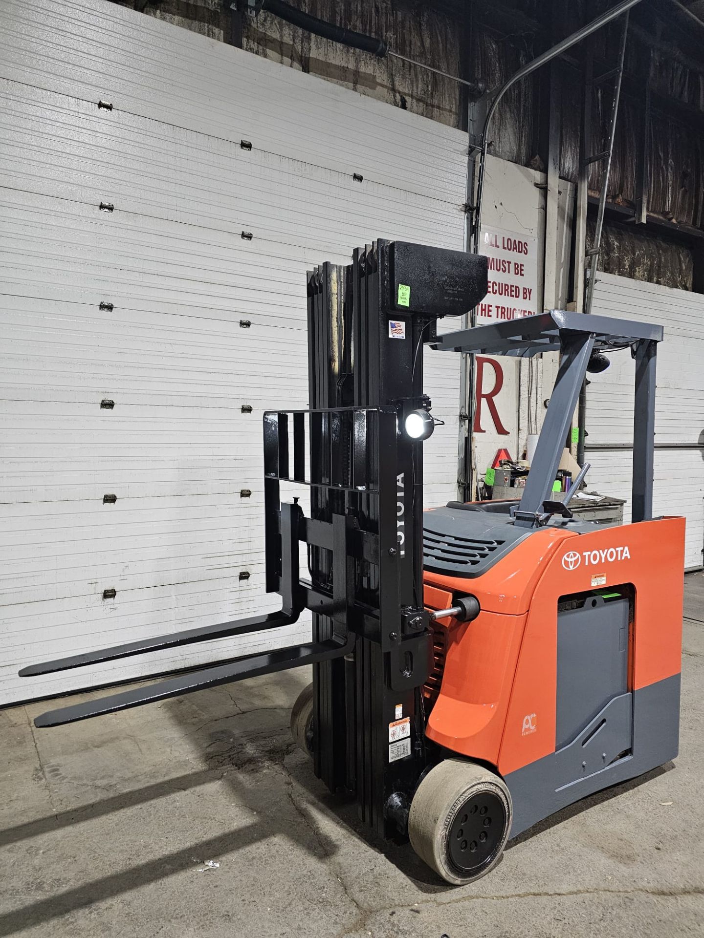 2017 Toyota 4,000lbs Capacity Stand On Electric Forklift with 4-STAGE Mast, sideshift, 36V Battery & - Image 2 of 5