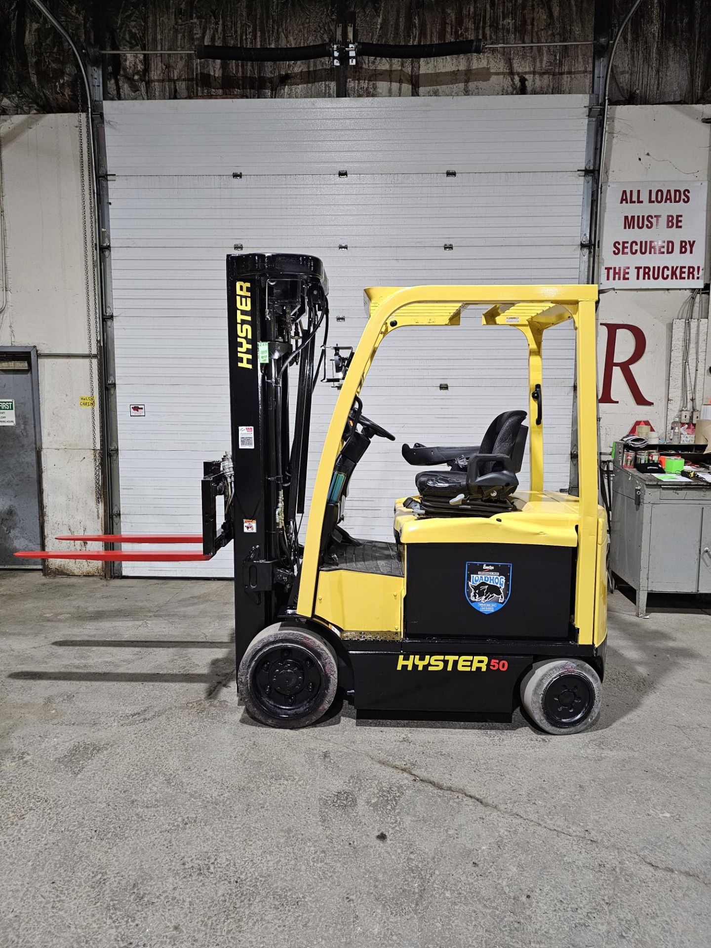 2018 Hyster 5,000lbs Capacity Forklift Electric 4-STAGE MAST with 48v Battery with sideshift Valid