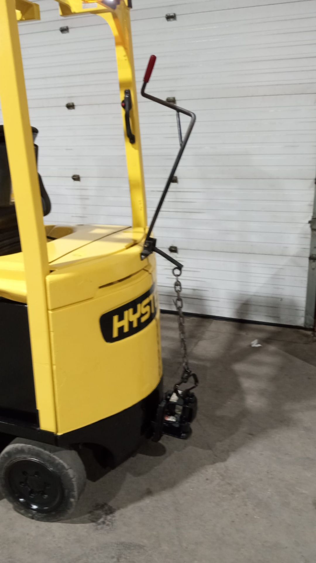 2018 Hyster 5000lbs Capacity Forklift Electric with 48v - 3-STAGE MAST with Sideshift with trailer - Image 3 of 5