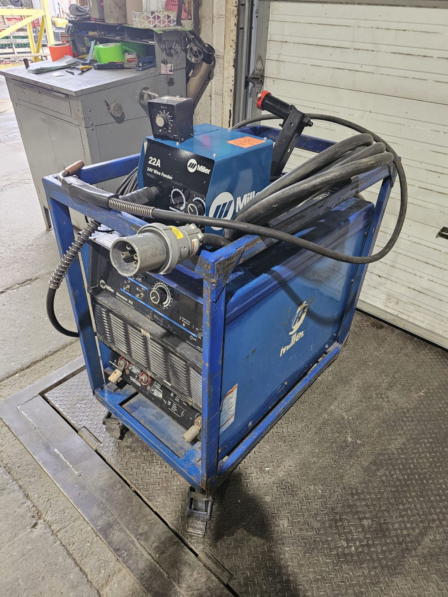 Miller Dimension 652 Mig Welder 650 Amp Mig Tig Stick Multi Process Power Source with 22A Wire - Image 5 of 10