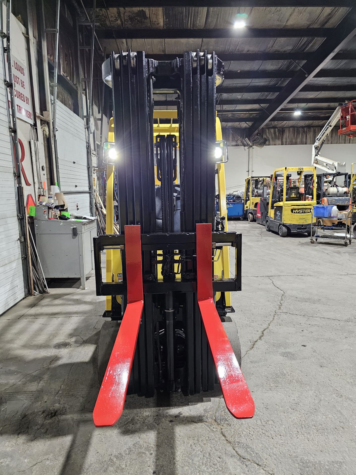 2018 Hyster 5,000lbs Capacity Forklift Electric 4-STAGE MAST with 48v Battery with sideshift Valid - Image 5 of 5