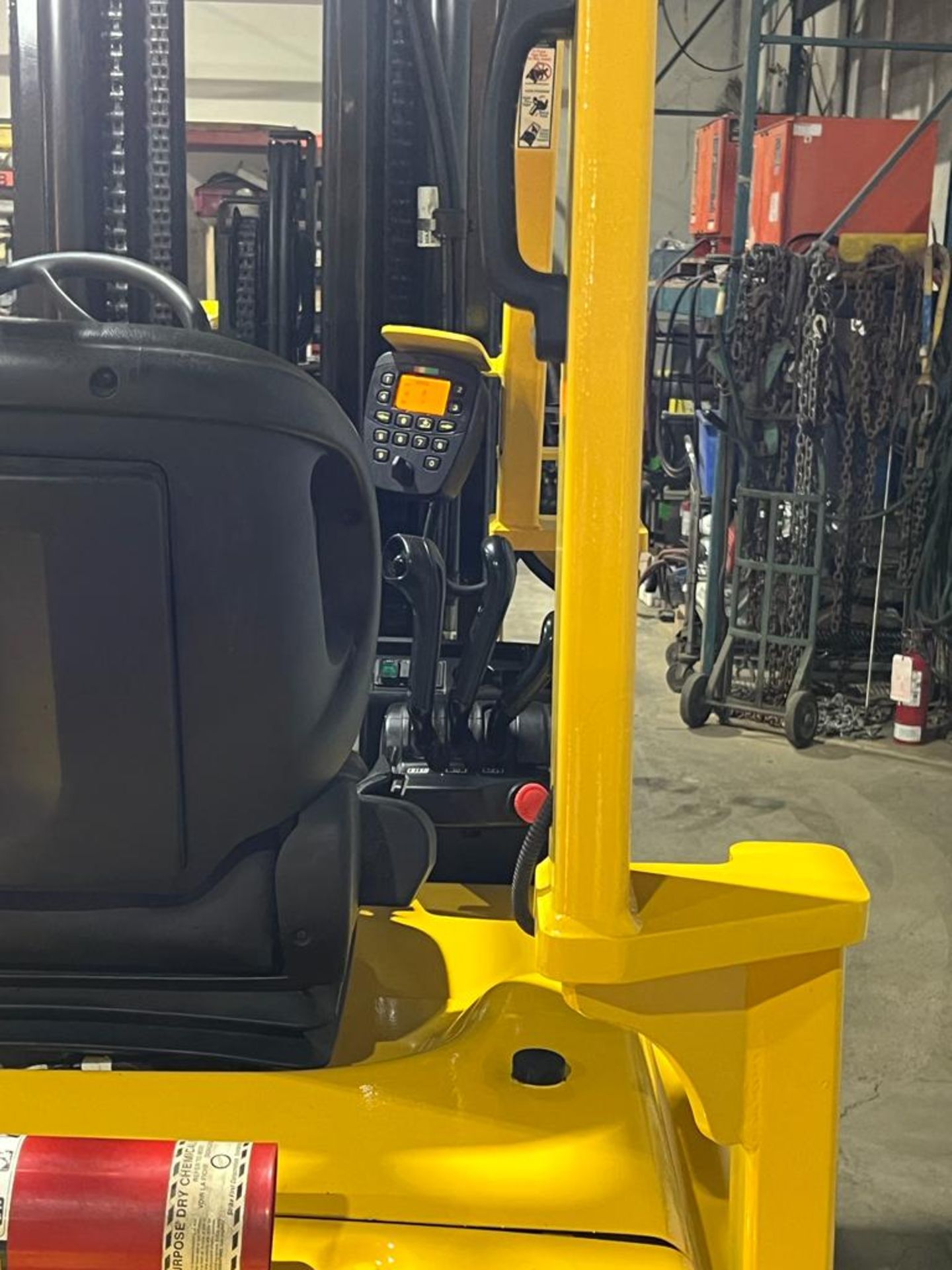 2018 Hyster 5,000lbs Capacity Forklift Electric with 48V Battery & 4-STAGE MAST with Sideshift - Image 4 of 4