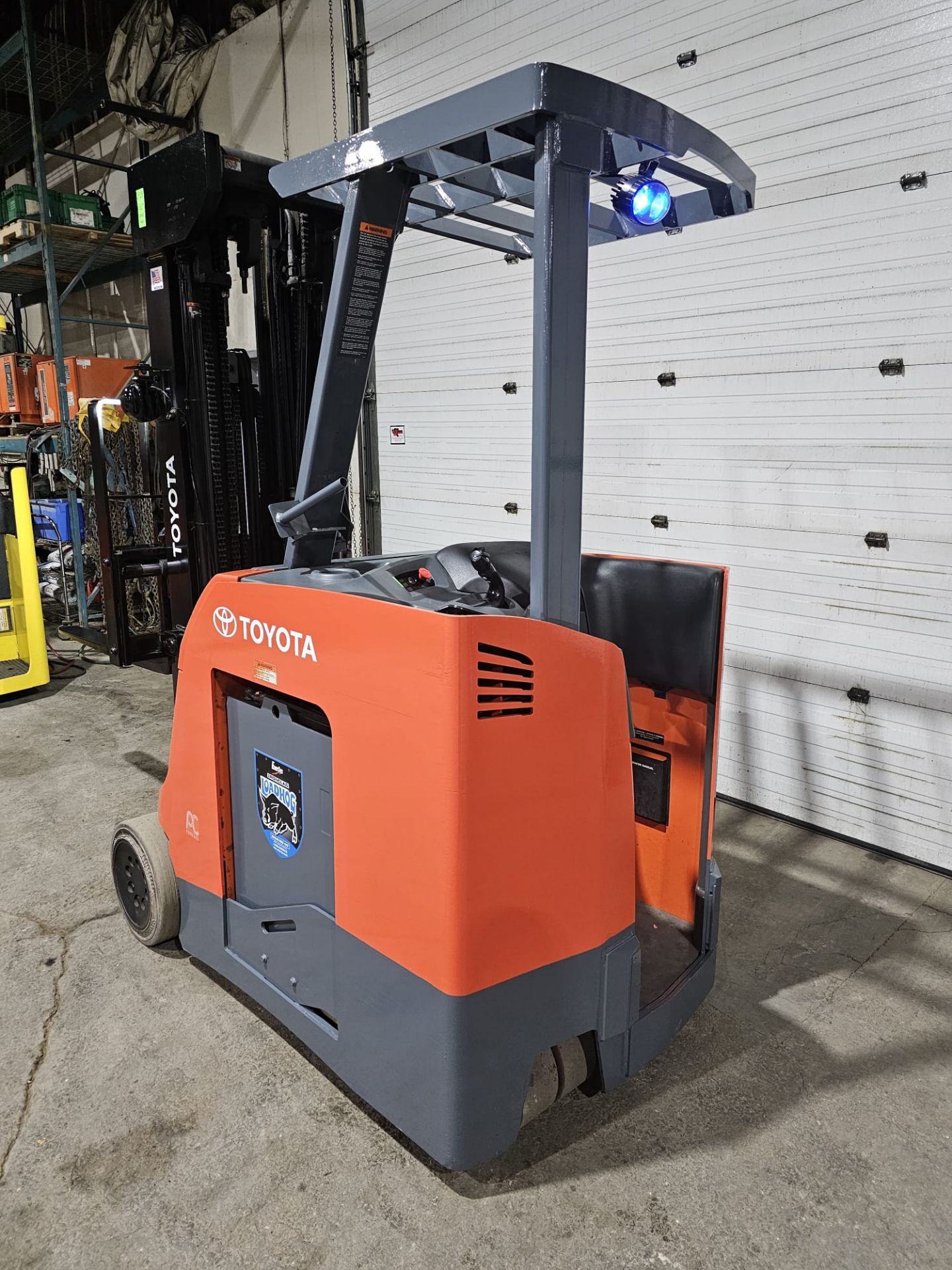 2017 Toyota 4,000lbs Capacity Stand On Electric Forklift with 4-STAGE Mast, sideshift, 36V Battery & - Image 3 of 7