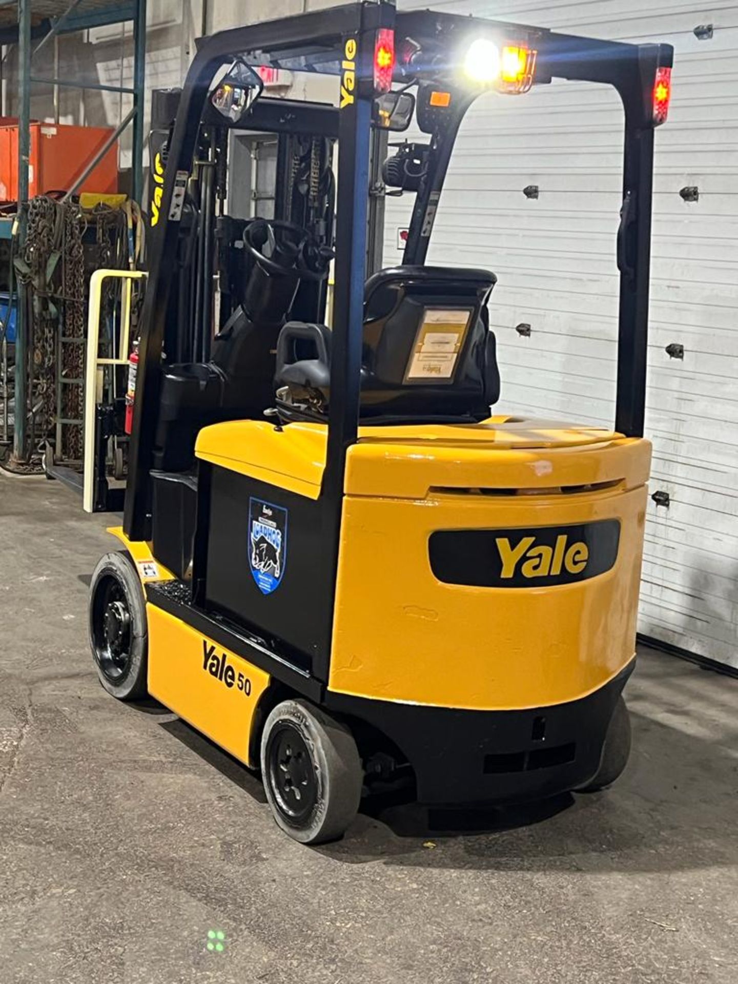 2016 Yale 5,000lbs Capacity EXPLOSION PROOF Forklift Electric 48V with Sideshift and 3-stage Mast - Image 3 of 4