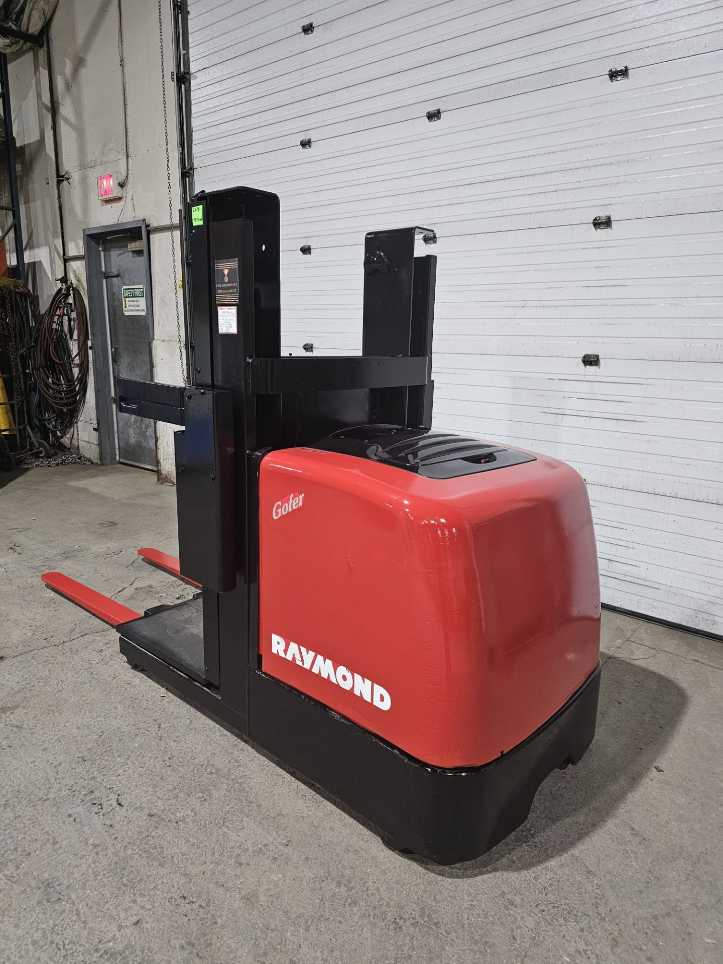 Raymond Order Picker 2200lbs capacity electric Powered Pallet Cart 24V battery - FREE CUSTOMS - Image 3 of 8