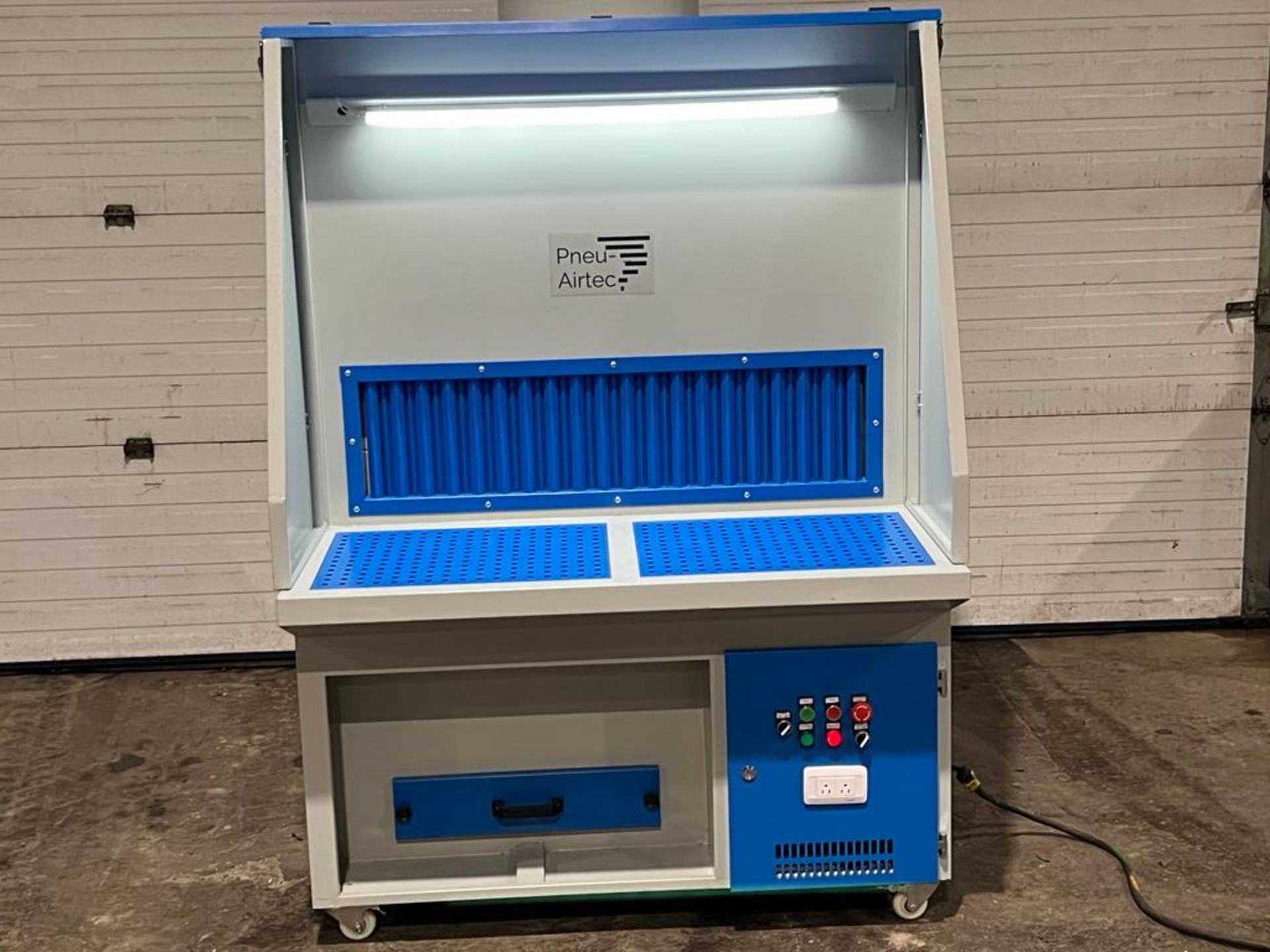 NEW Pneu-Airtec Fume Extracting Downdraft Work Table - 2.2KW 110V 1 Phase Unit with Light - Image 3 of 3
