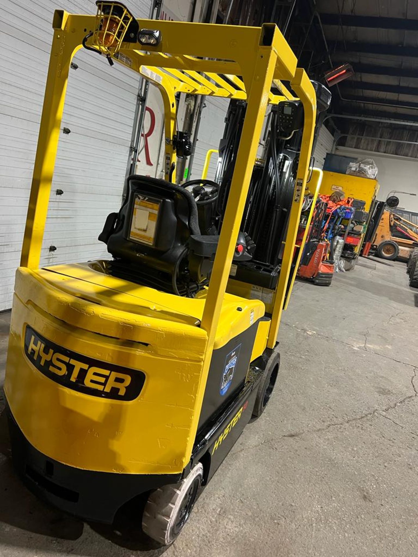 2013 Hyster 5,000lbs Capacity Forklift 4-STAGE MAST Electric 48V with Sideshift & Safety to APR 2024 - Image 5 of 5