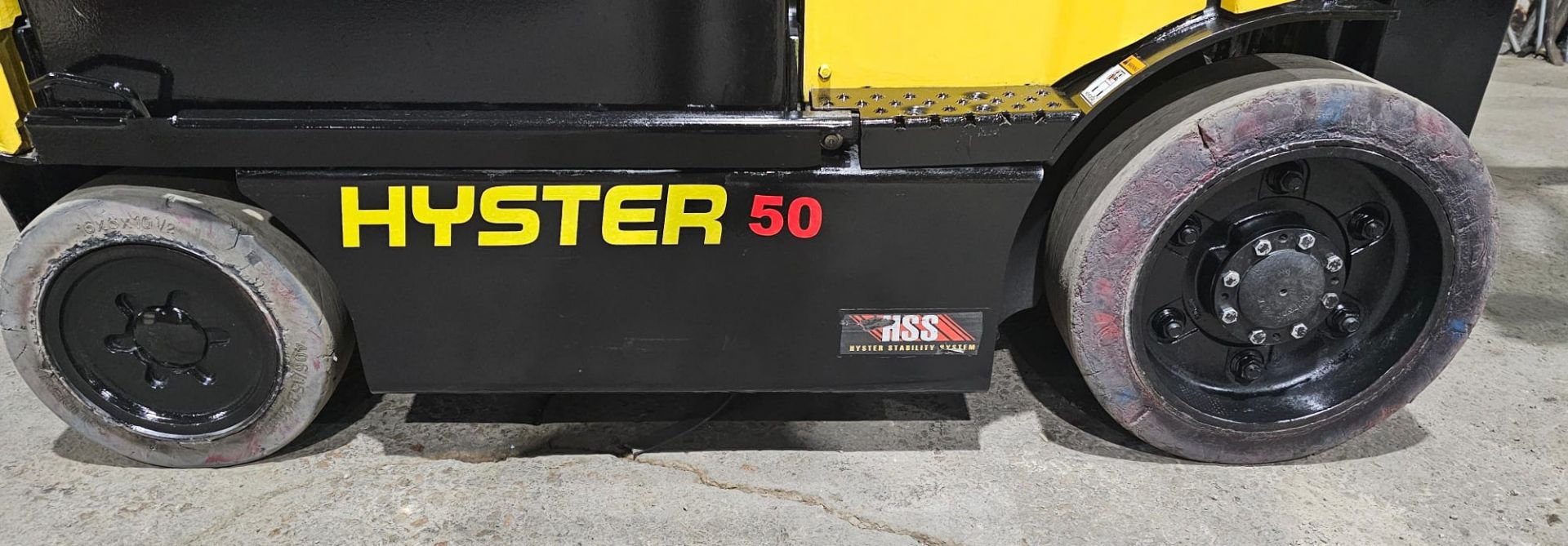 2018 Hyster 5,000lbs Capacity Forklift 48V Battery Sideshift 4-STAGE MAST with 4 functions and - Image 4 of 9