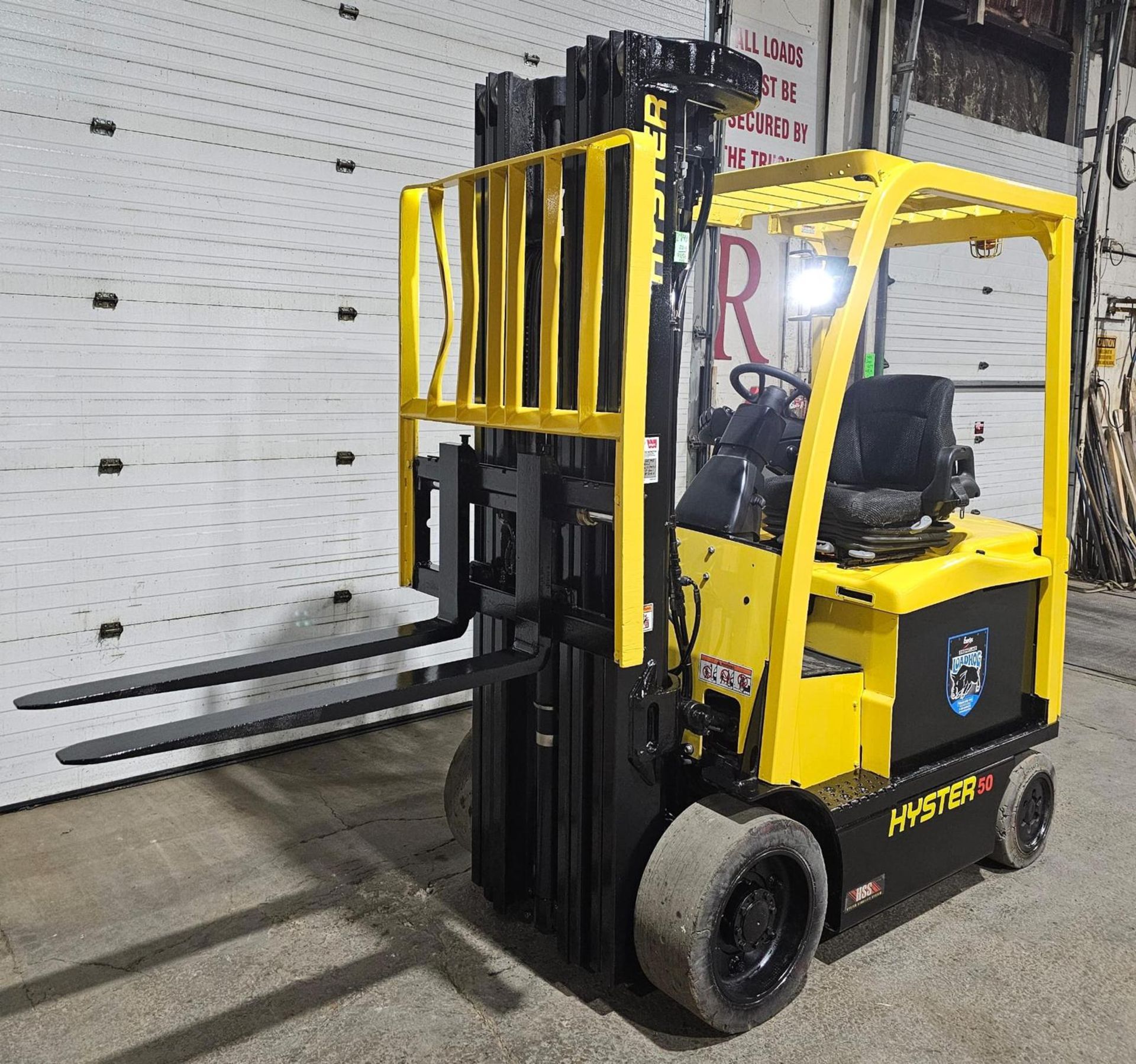 2018 Hyster 5000lbs Capacity Forklift Electric with 48v Battery & 4-STAGE MAST with Sideshift with 4 - Image 3 of 8