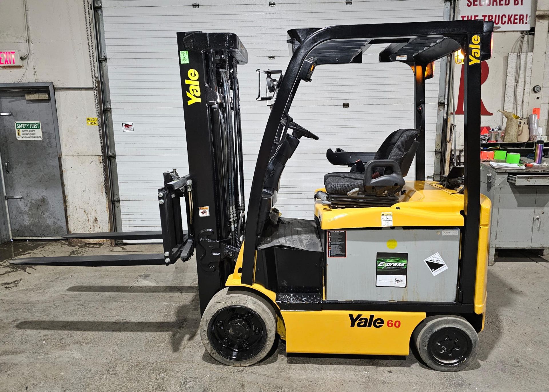 2017 Yale 6,000lbs Capacity Forklift Electric 48V with Sideshift 3-STAGE MAST with 4 functions and