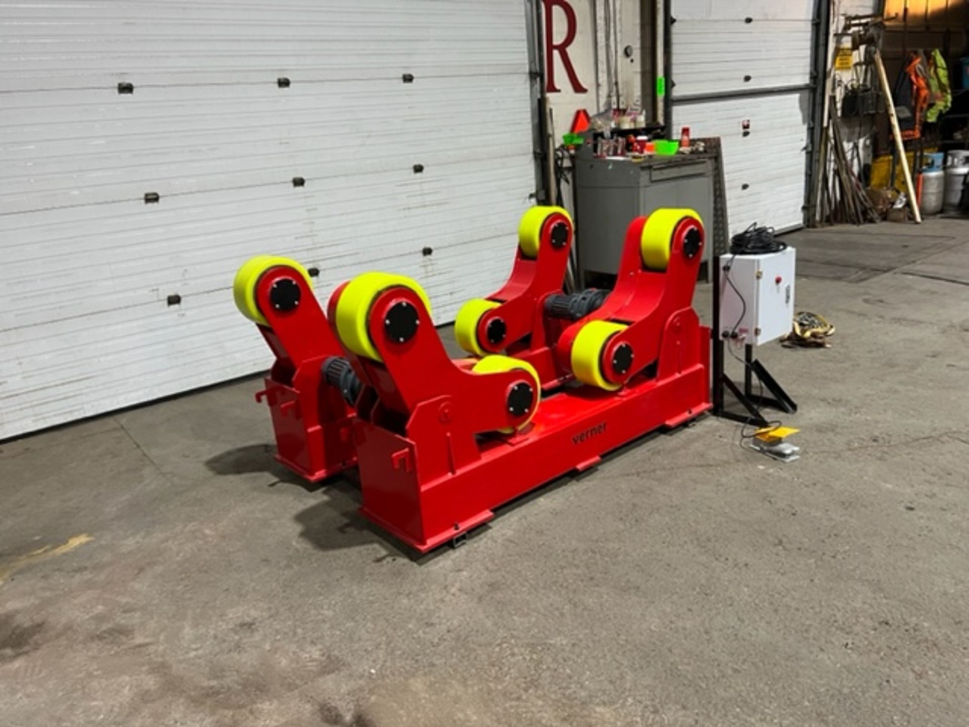 Verner model Power tank rolls - Powered turning roll and idler 40,000lbs capacity with foot pedal - Image 2 of 4