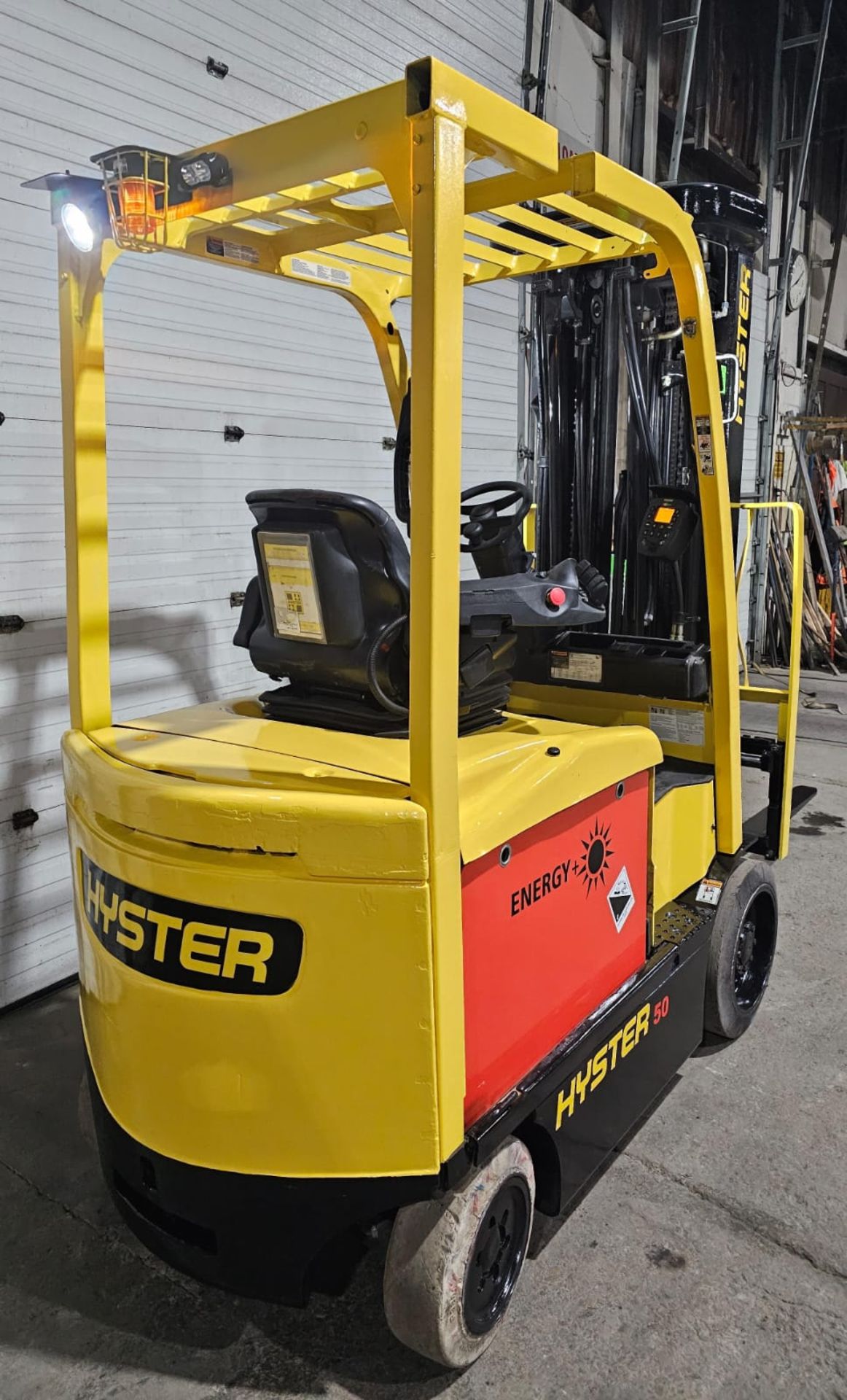 2018 Hyster 5000lbs Capacity Electric Forklift BRAND NEW BATTERY 48V - 4-STAGE 276" load height with - Image 6 of 9