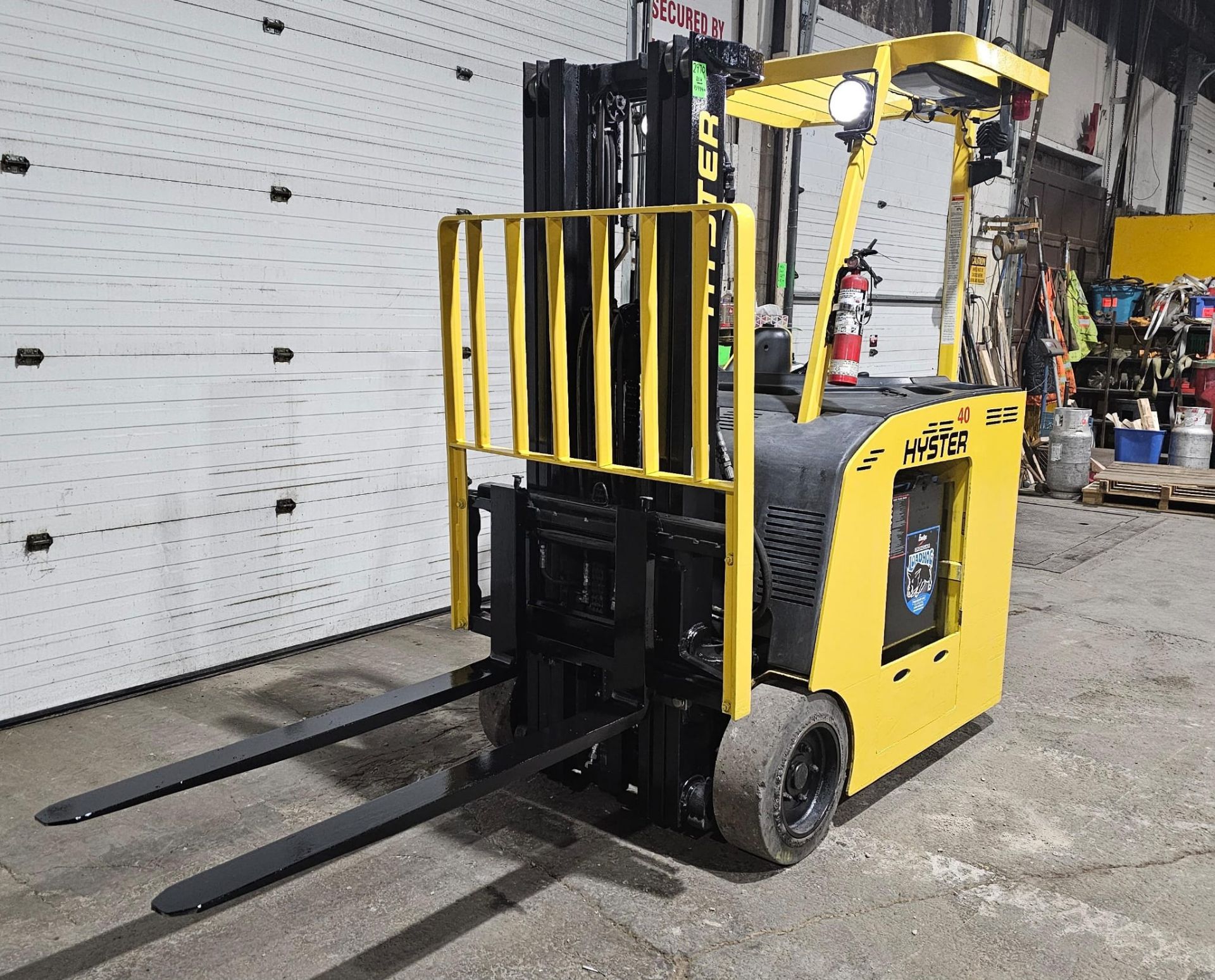 2014 Hyster 4,000lbs Capacity Stand On Electric Forklift with 3-STAGE Mast, sideshift, 36V Battery & - Image 4 of 5